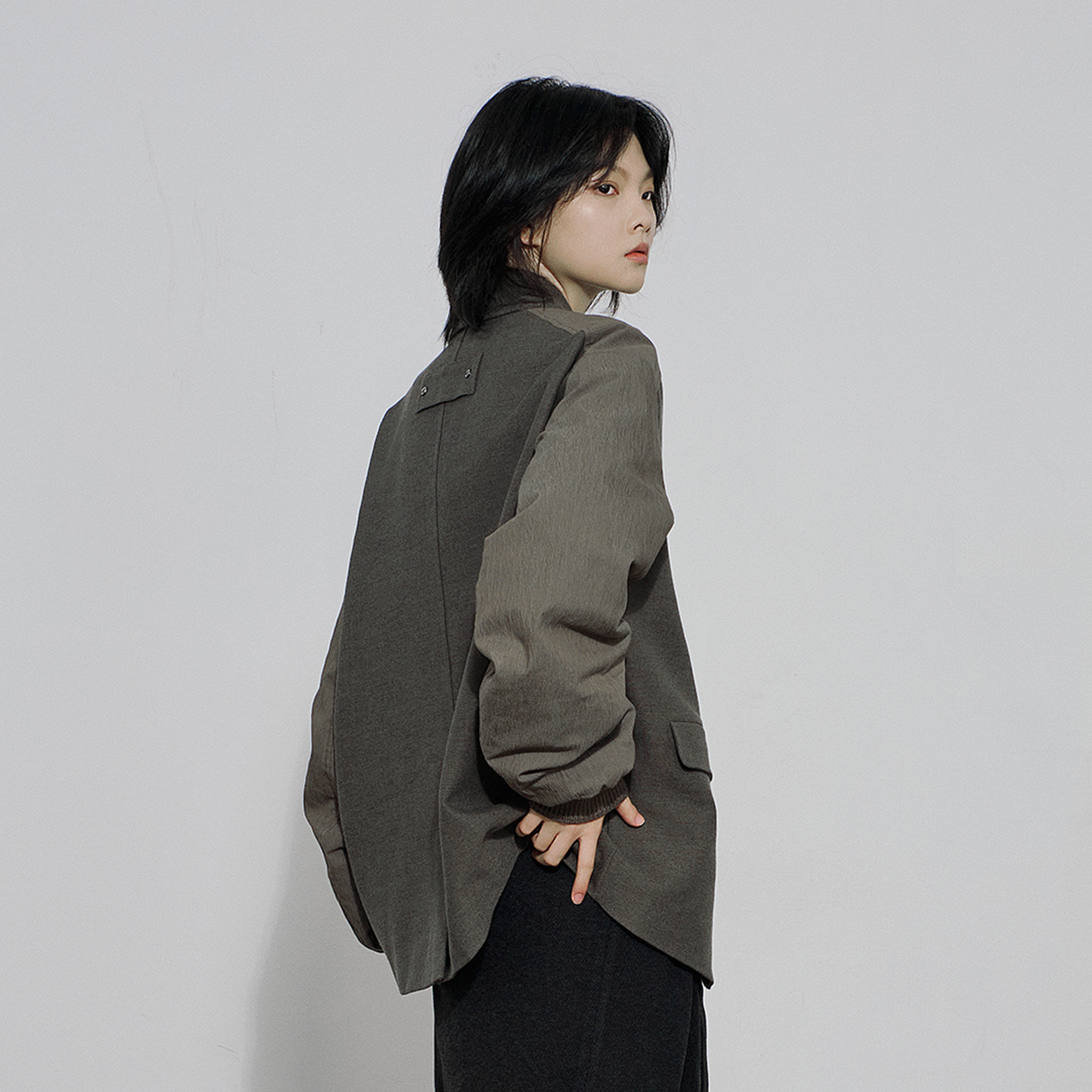SAME FLOW Multi-Pocket Paneled Bomber-Sleeve Suit Jacket
