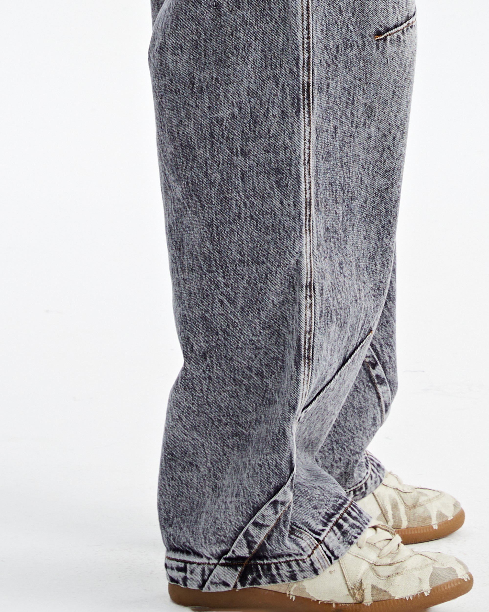 ORGANIC EMOTION Deconstructed Washed Jeans