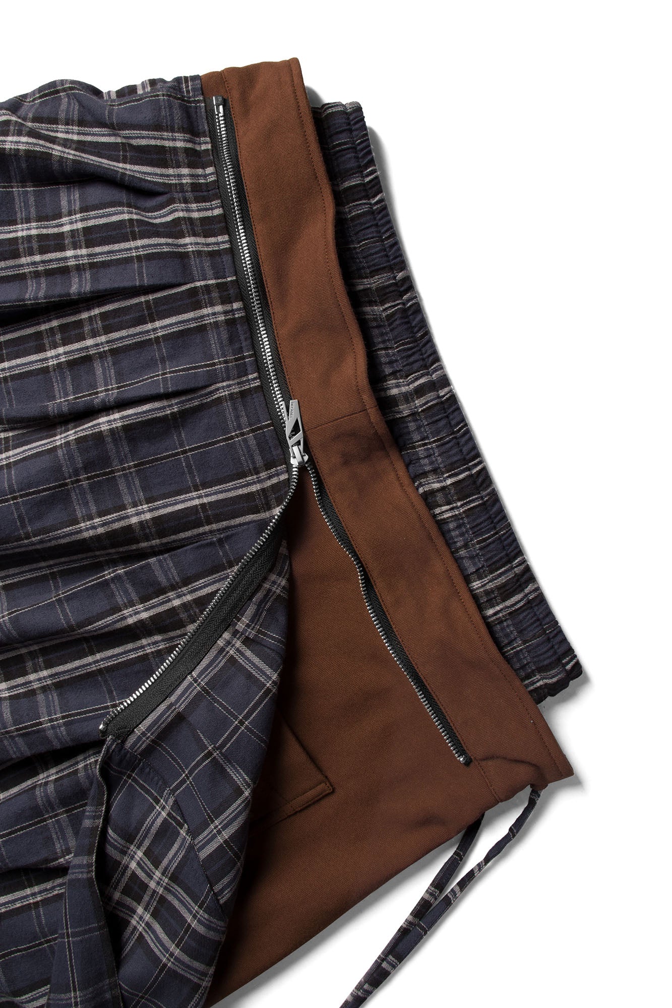 RELABEL Double Waistband Detachable Back Flap Oversized Sweatpants Brown