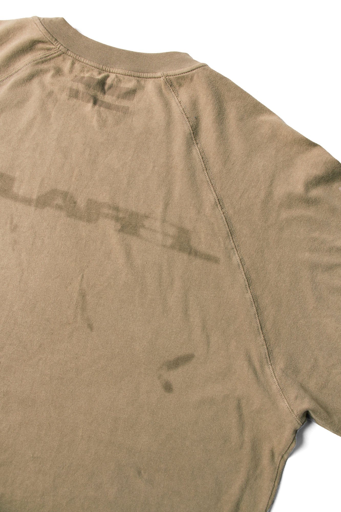 国内で当店のみ RELABEL - Slogan Washed Spliced Raglan Tee RELABEL Slogan Washed Spliced Raglan T-Shirt