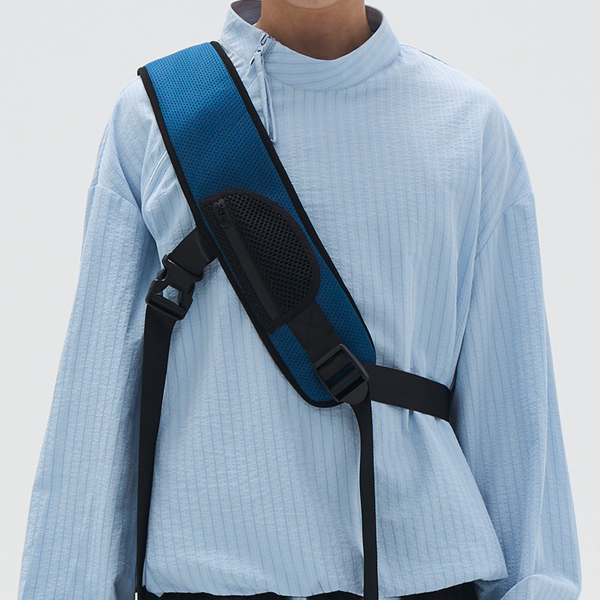 7440 37 1 Honeycomb Mesh Sling Pack