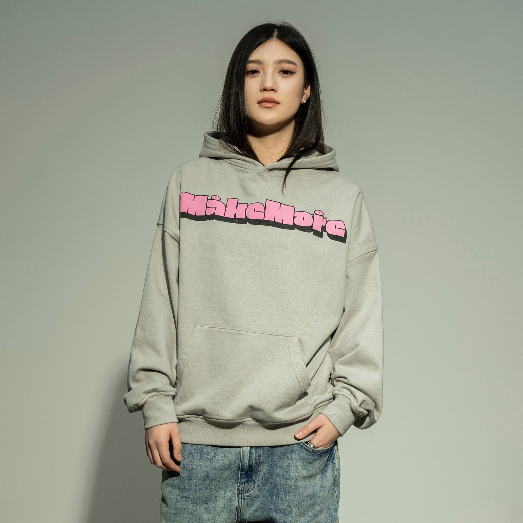 MAKEMORE Comic LOGO Hoodie