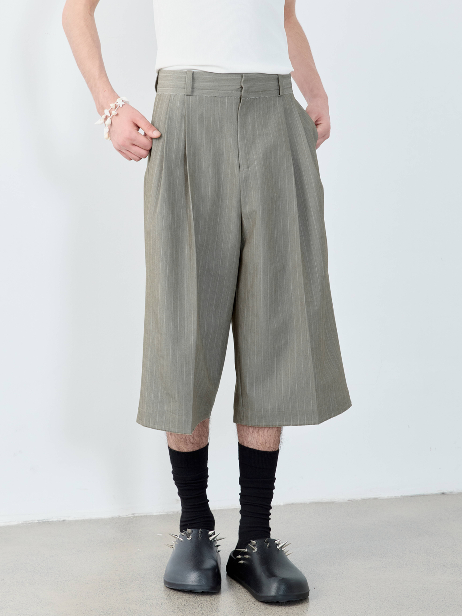 GRAINMUSTARD Classic High-Waist Pinstripe Pleated Cropped Shorts