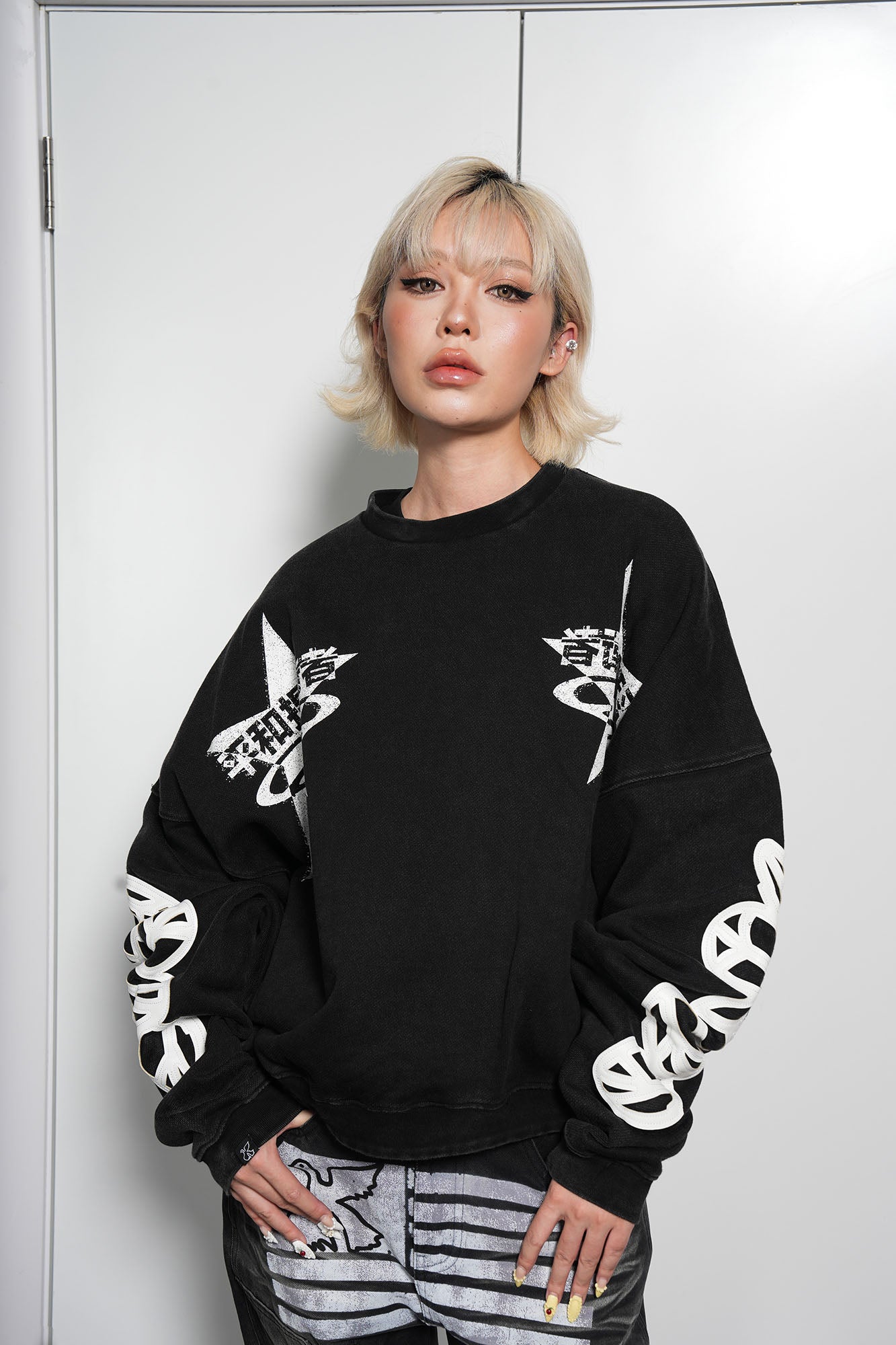 VINKID Peace Defender Graphic Sweatshirt