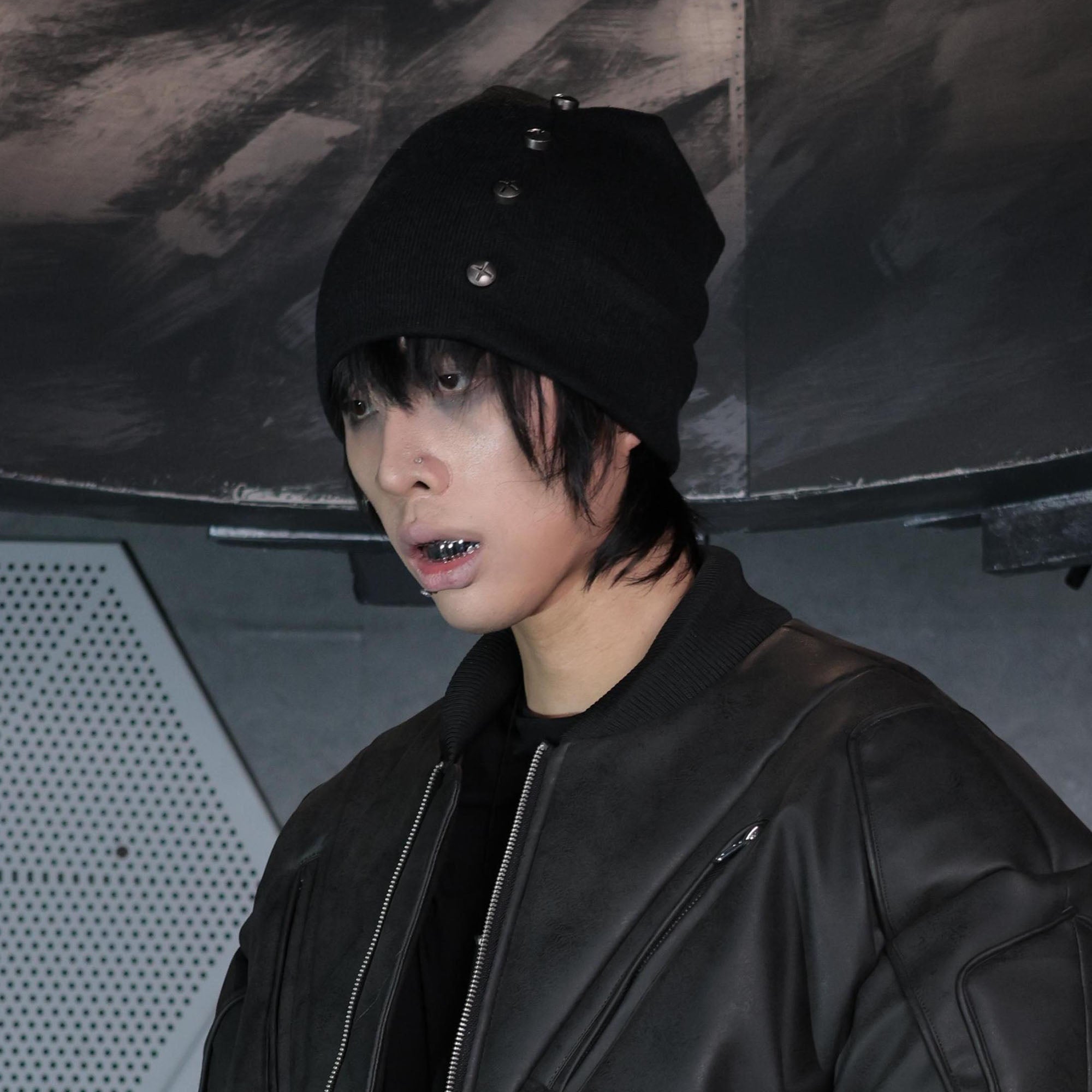 SSIN7 Cross Rivet Beanie