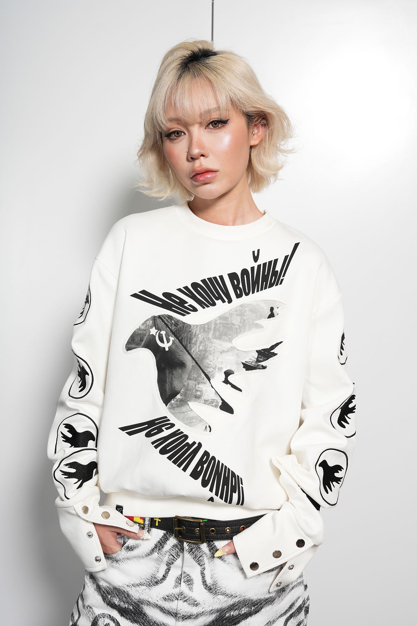 VINKID Peace Dove Patch Snap Sleeve Sweatshirt