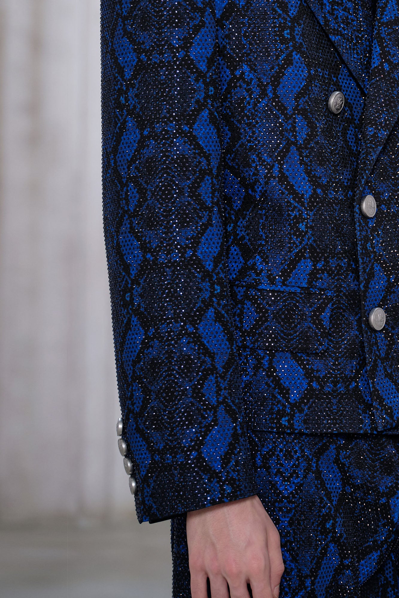 FACEONLAB Snake Diamond Double-Breasted Blazer