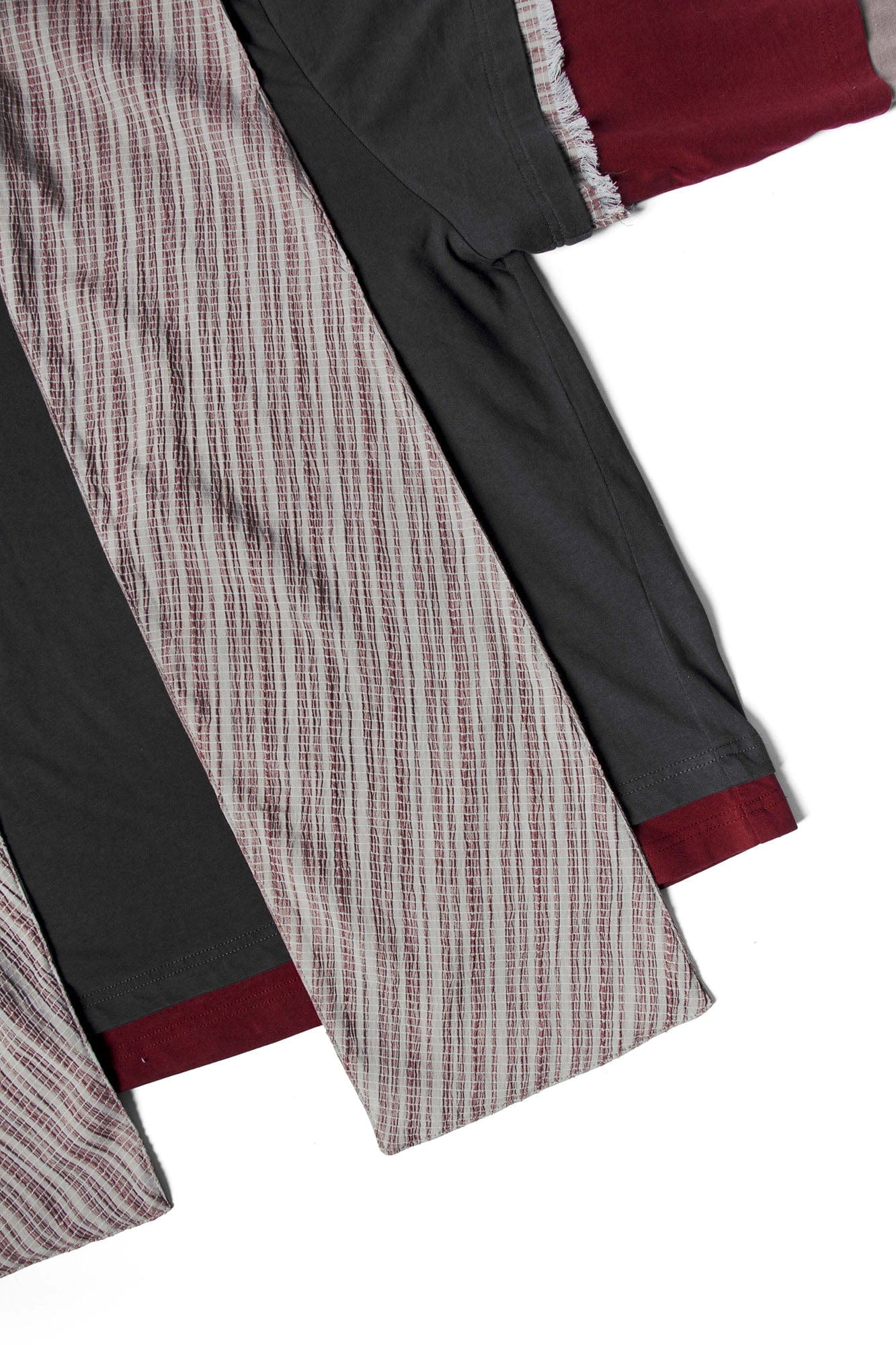 国内で当店のみ RELABEL - Contrast Layered Detachable Hood RELABEL Triple-Layer Detachable Striped Hood Long-Sleeve Tee Red