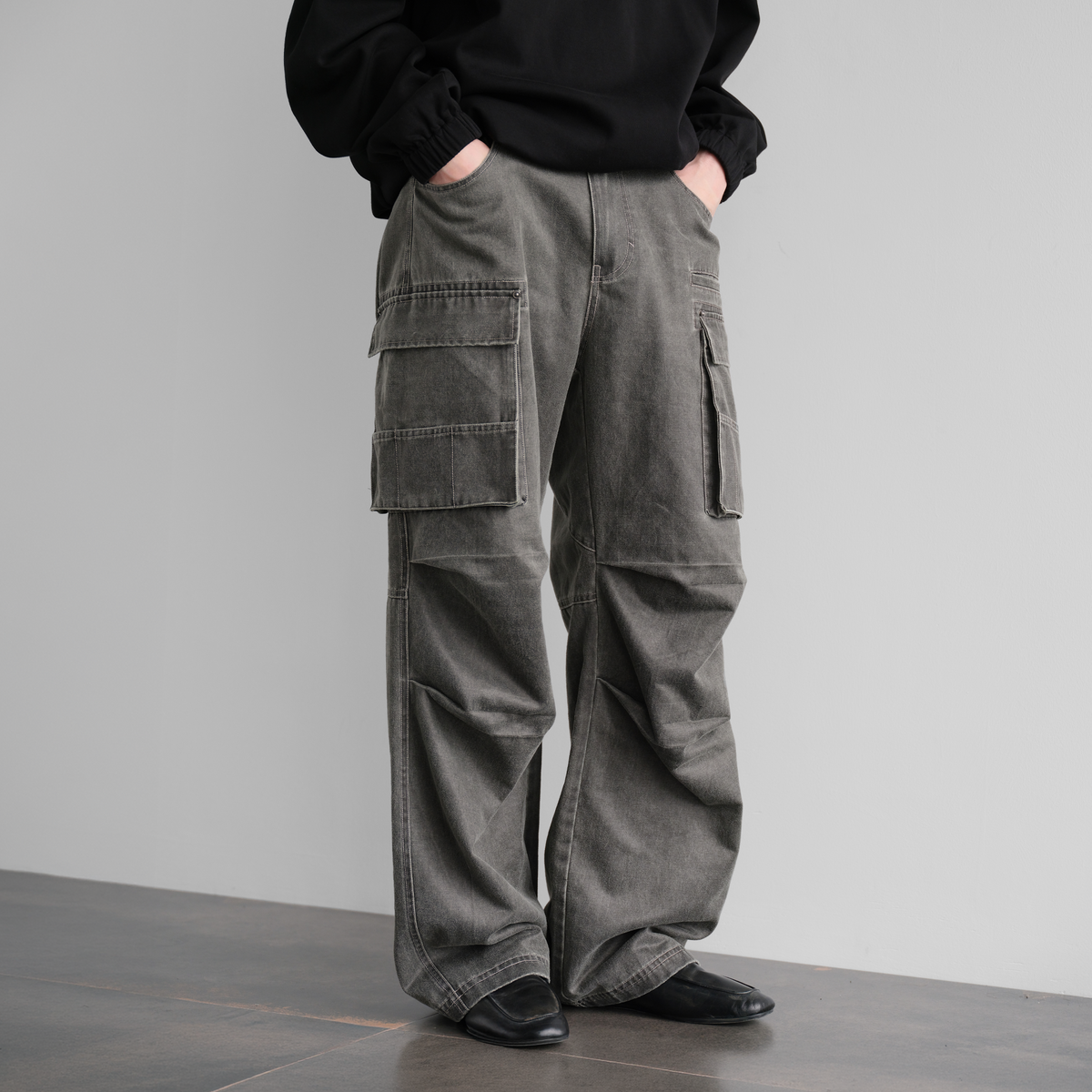 ORGANIC EMOTION Washed Pleated Multi-Pocket Cargo Pants