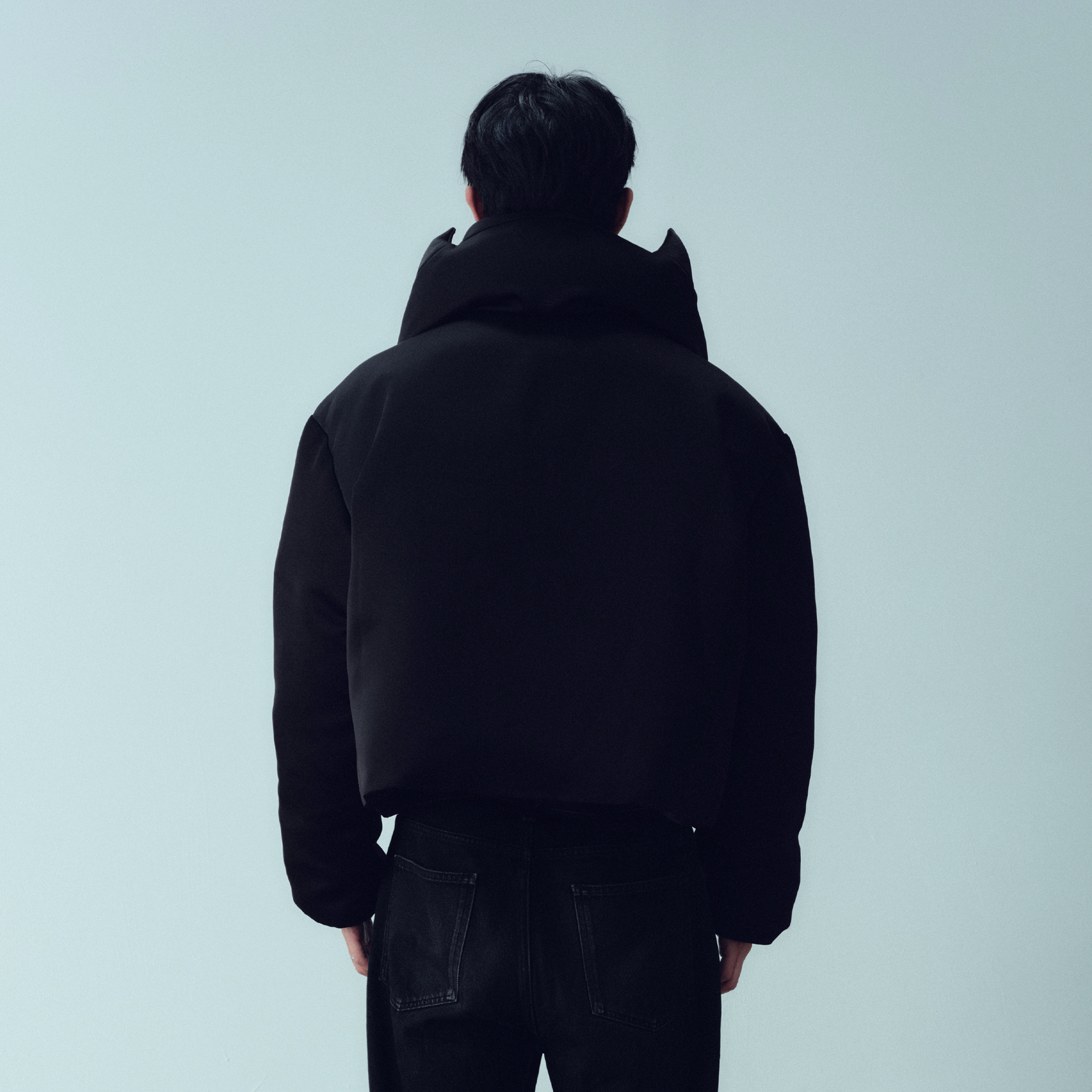 KADAKADA Devil Horn Glossy Down Cropped Puffer