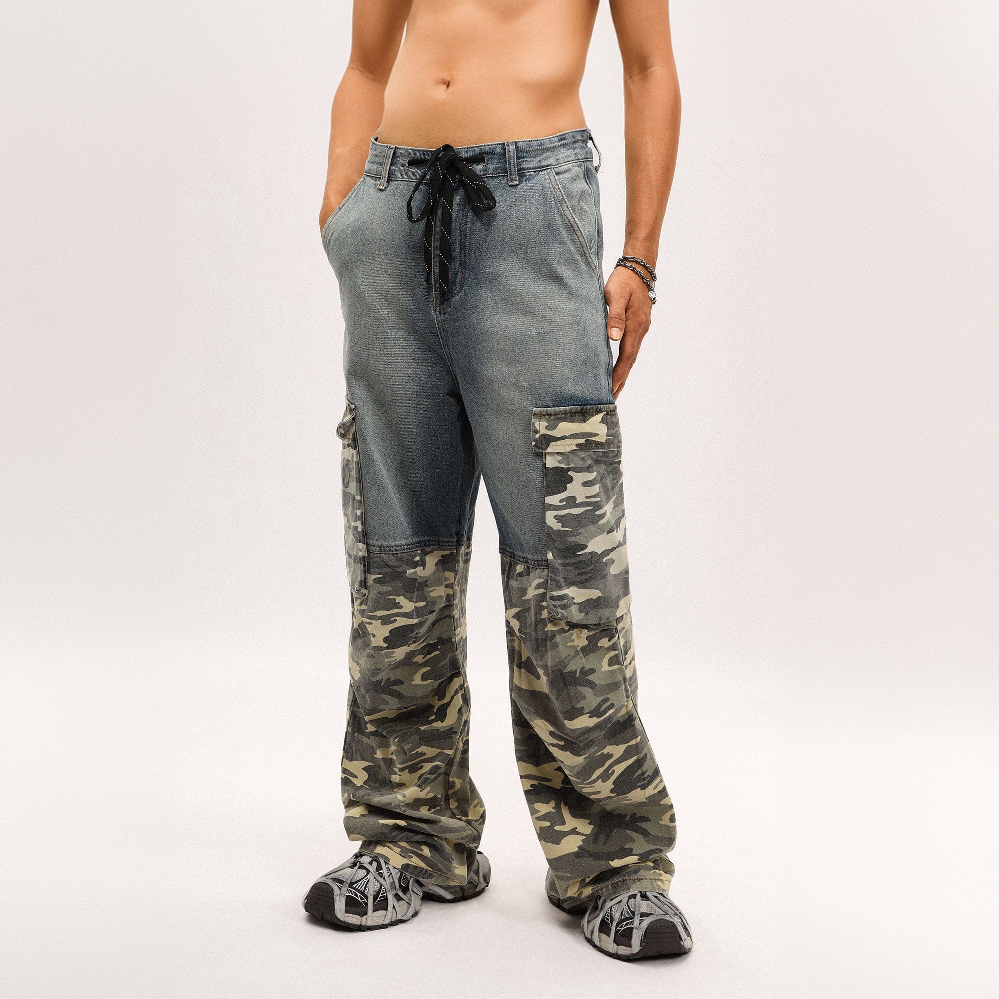 OVDY Camo Spliced Big-Pocket Jeans