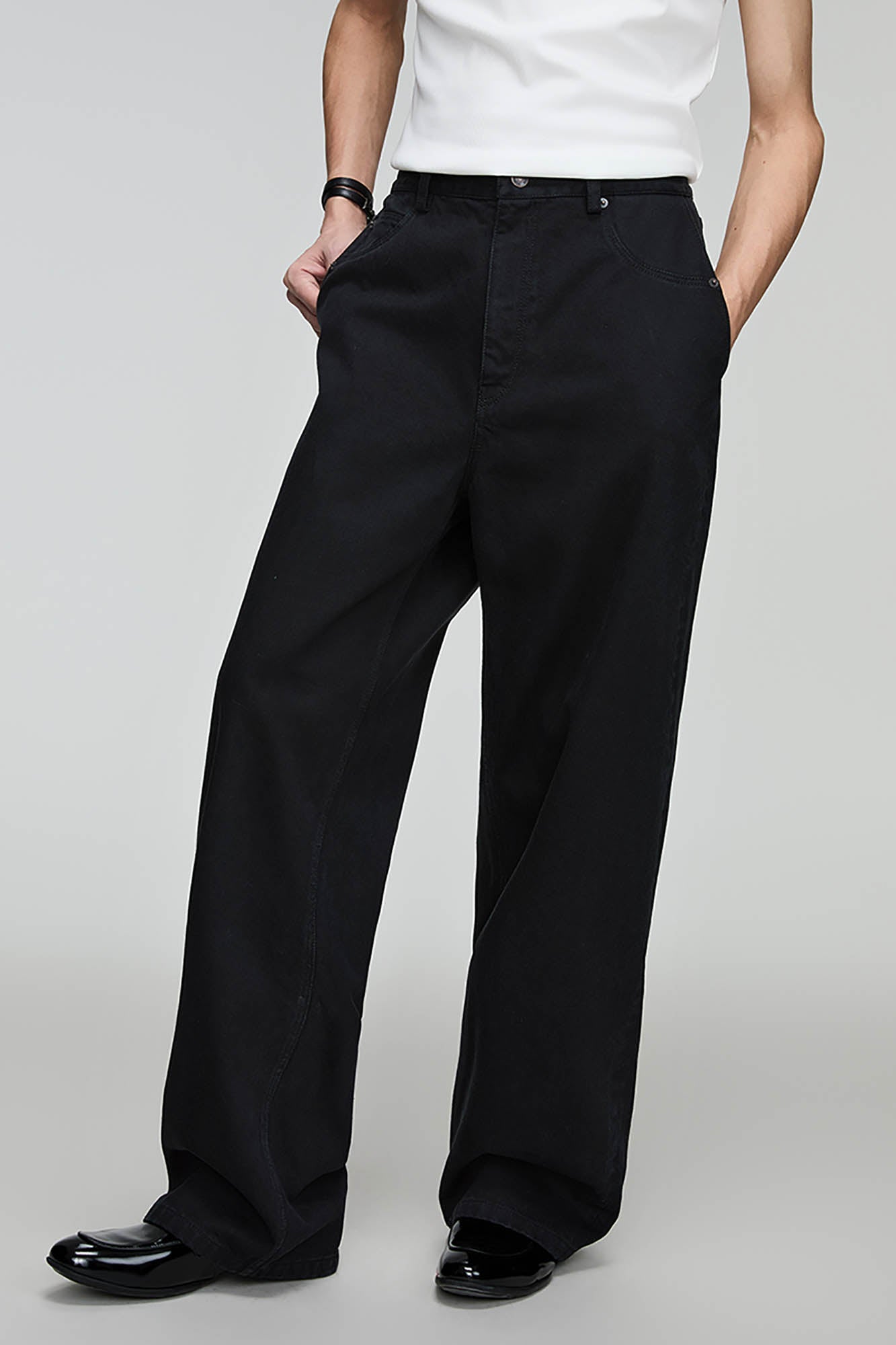 OPICLOTH Retro Straight-Leg Jeans