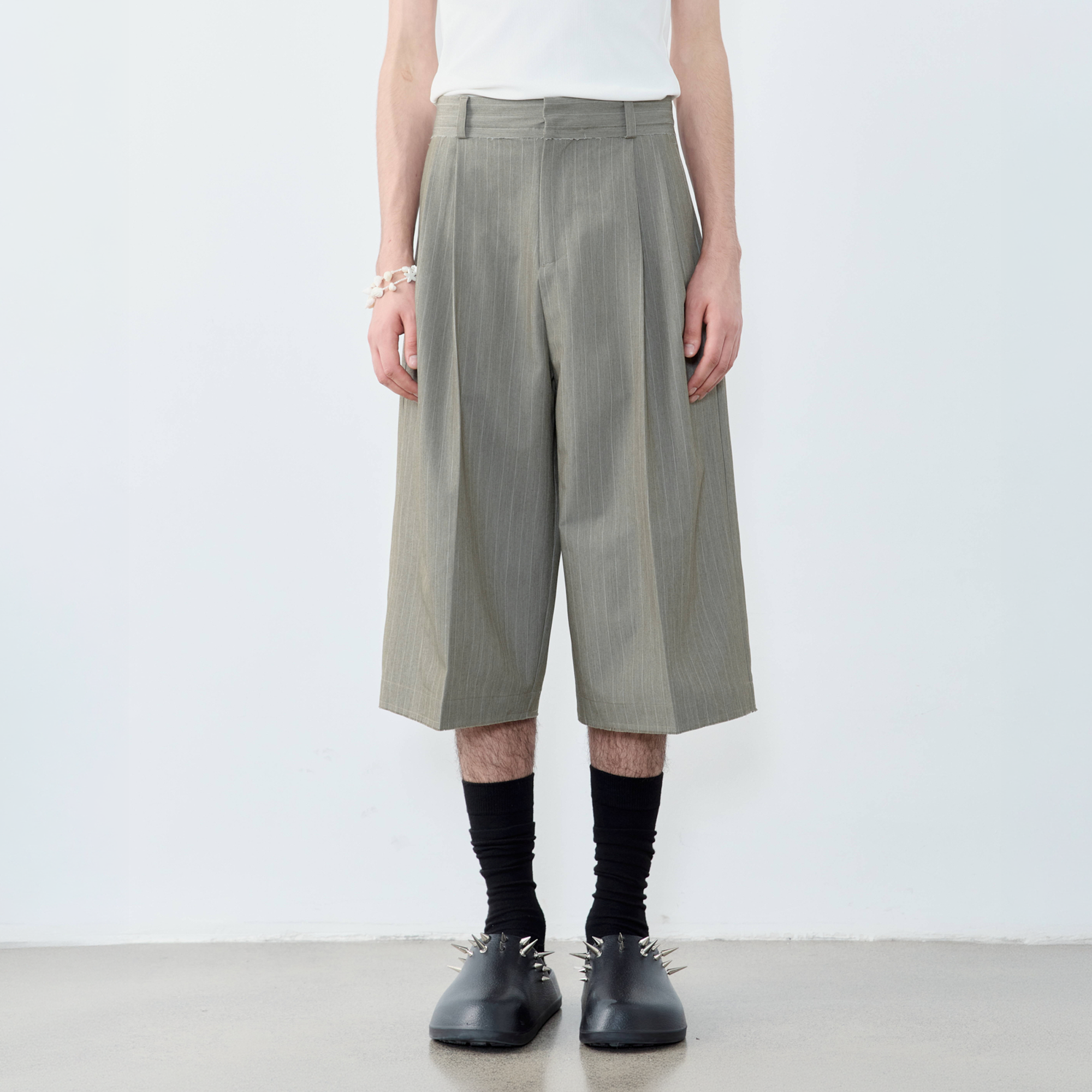 GRAINMUSTARD Classic High-Waist Pinstripe Pleated Cropped Shorts