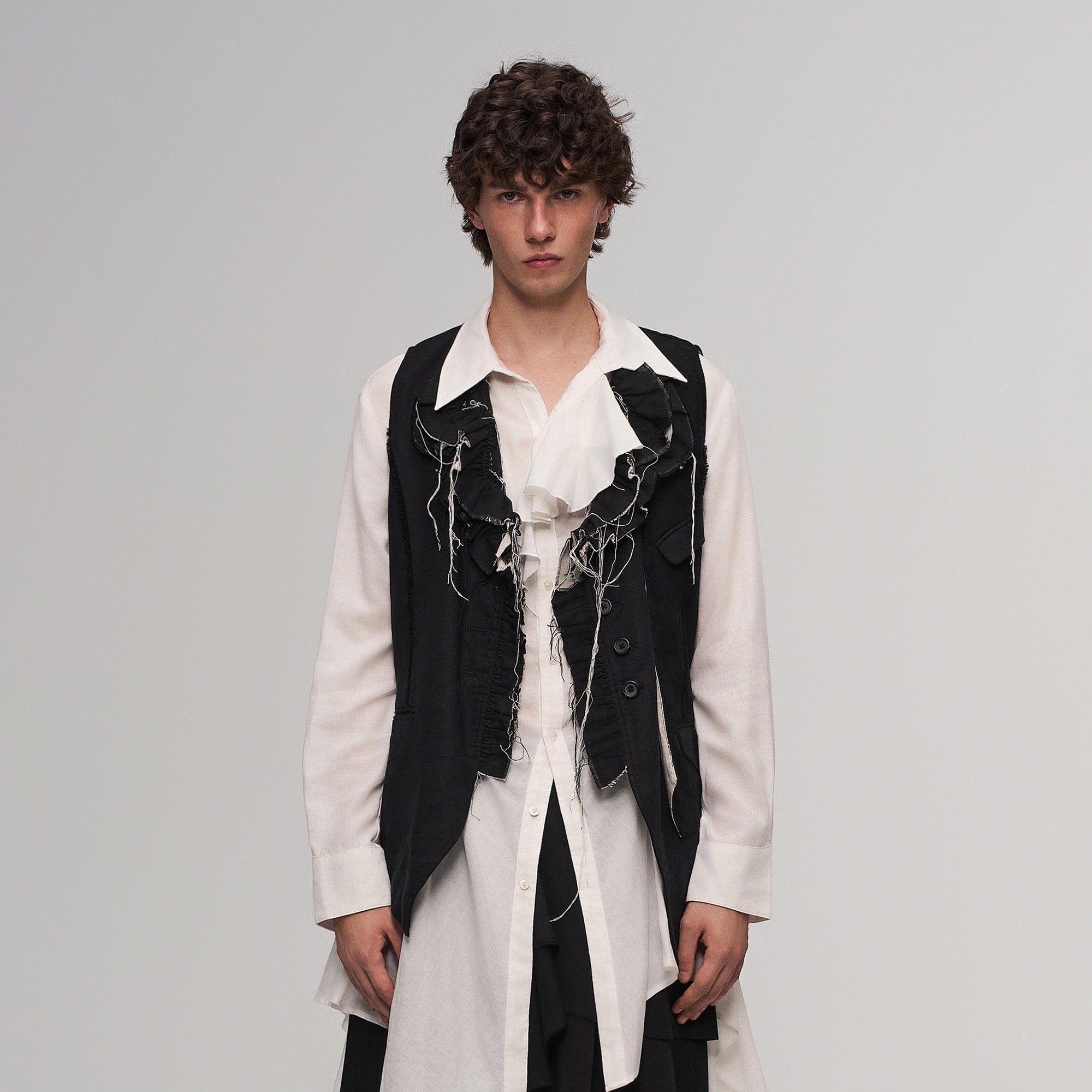 ILNya Nieternite Nifutur Distressed Frayed Petal-Collar Vest