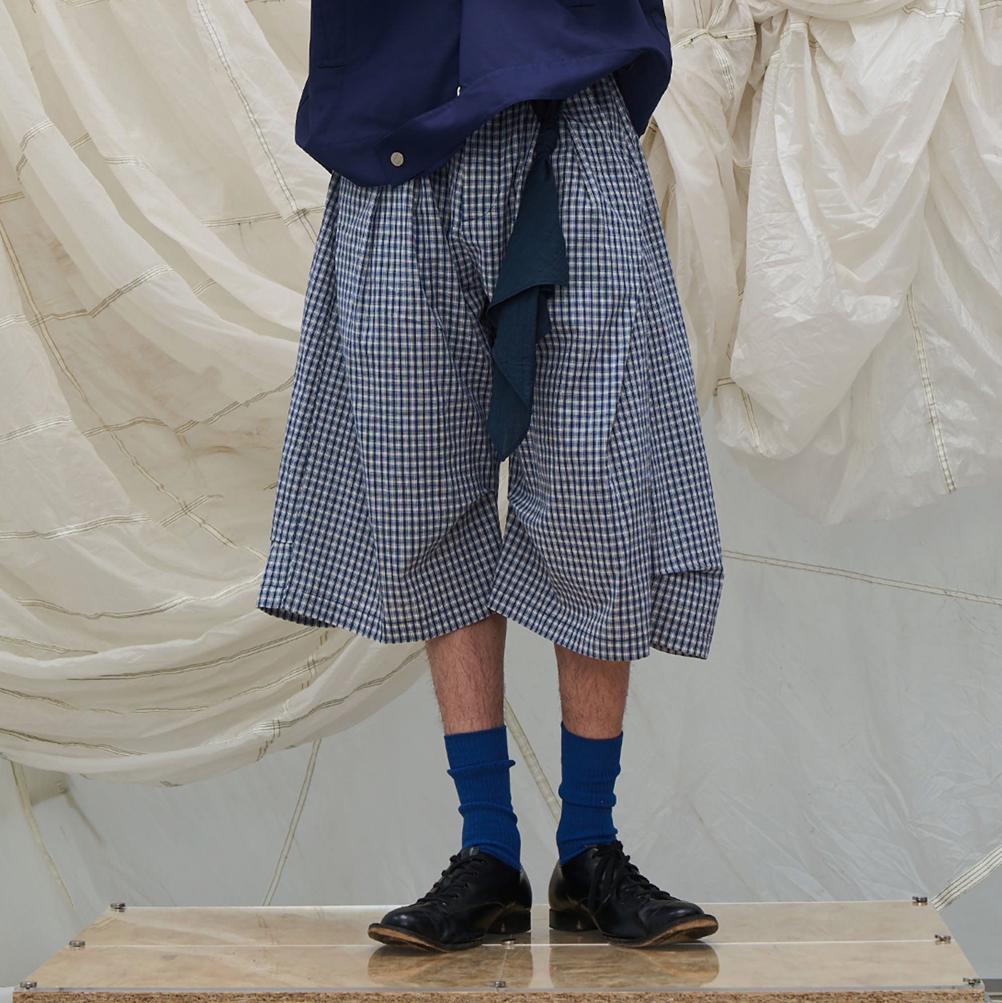RELABEL Detachable Scarf Grid Pleated Shorts