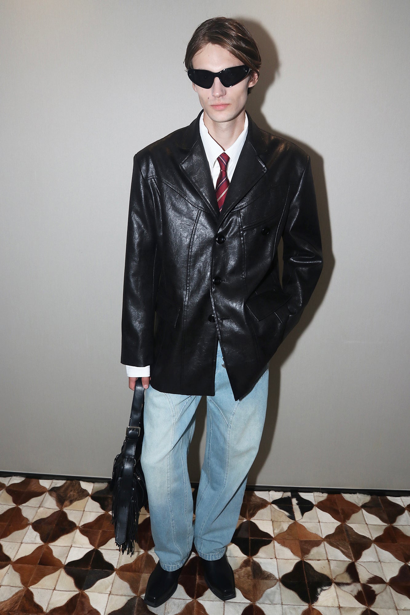 ASSEEN Oversized Faux Leather Curved Stitch Blazer
