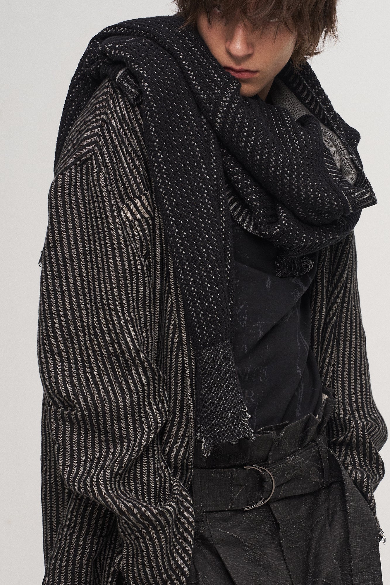 ILNya Nieternite Nifutur Frayed Edge Ribbed V-Neck Cardigan