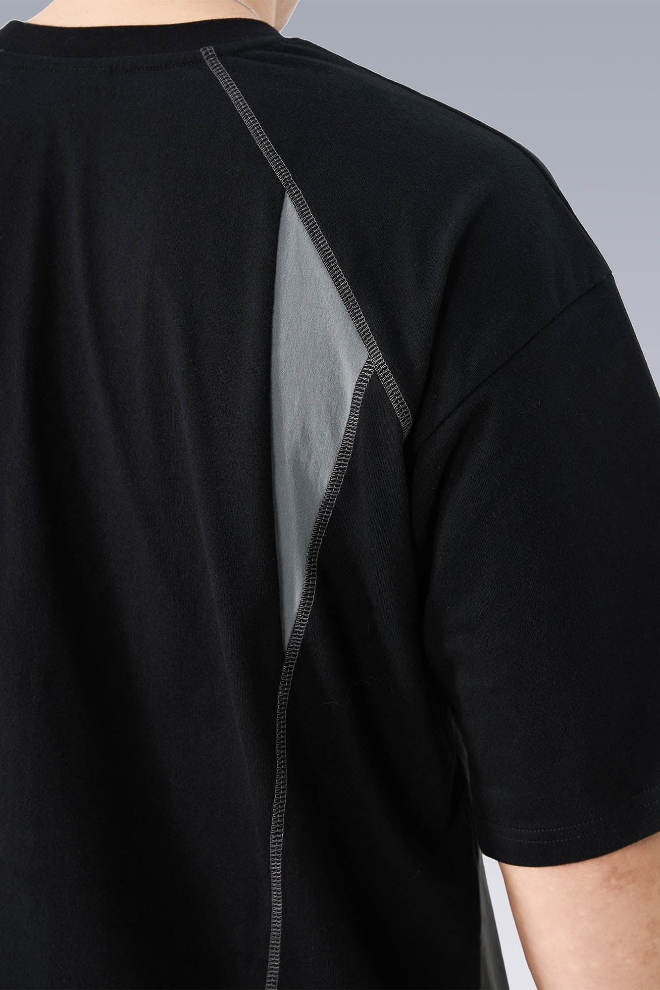 SILENSTORM Paneled Multi-Pocket T-Shirt