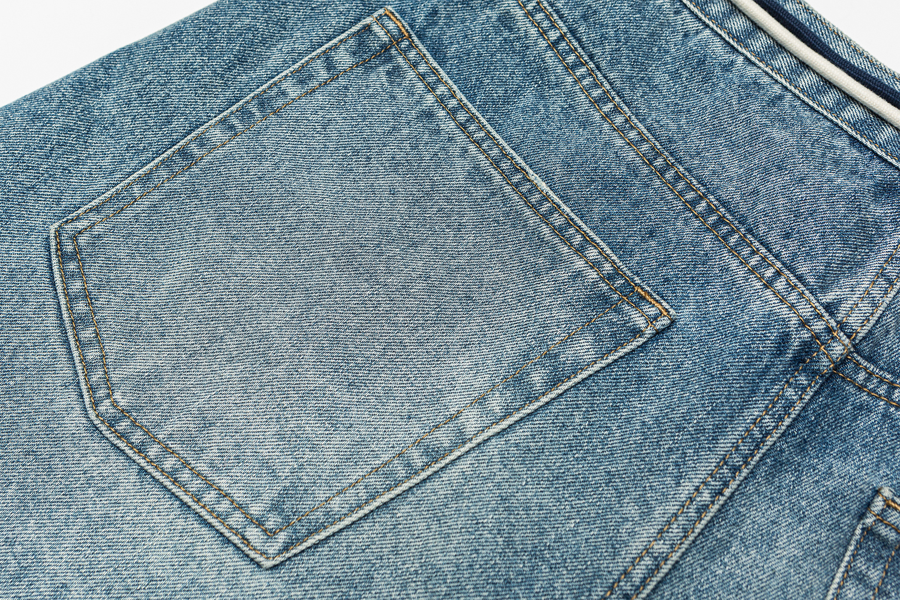 ME DA IGUAL Washed Distressed Tapered Jeans