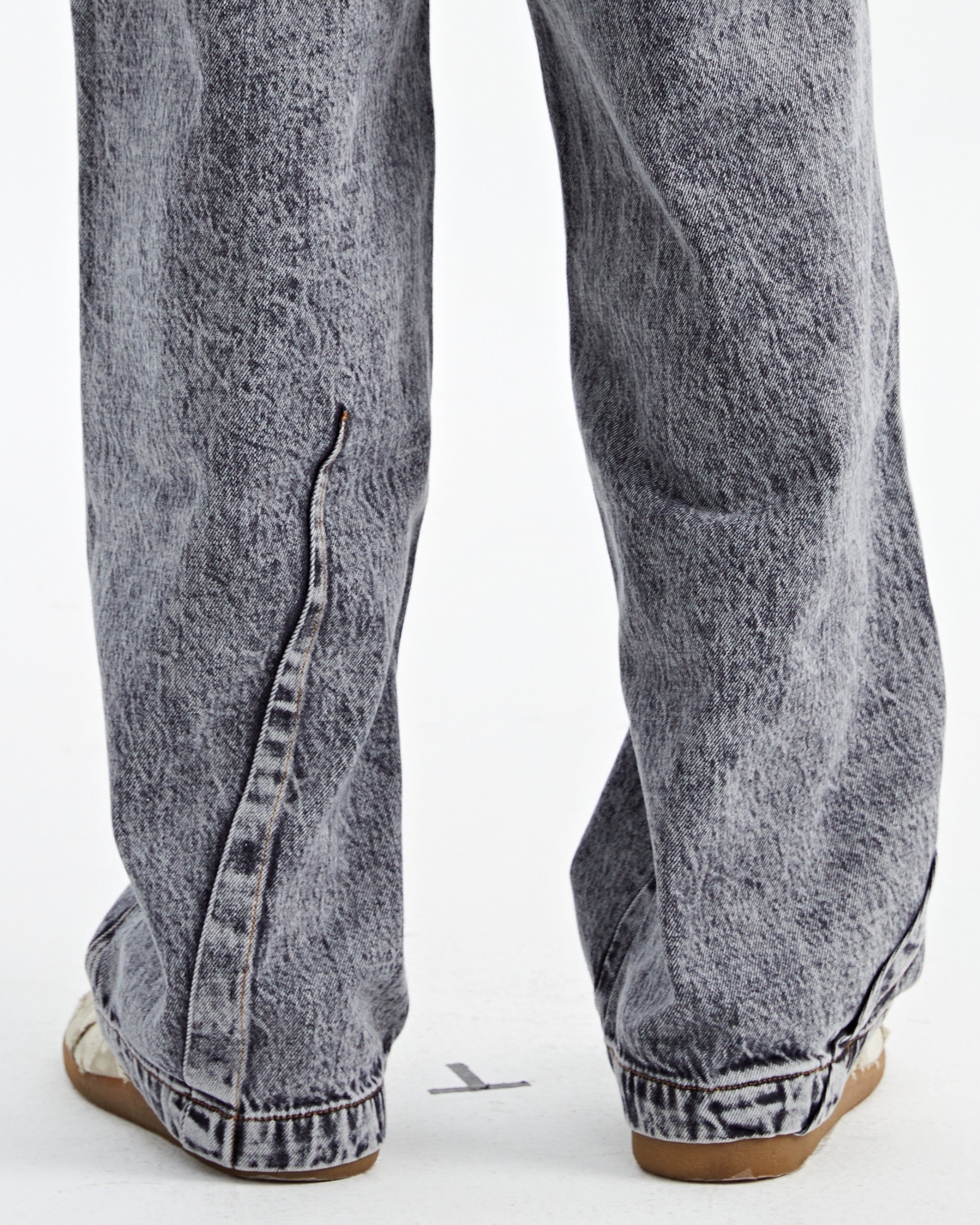 ORGANIC EMOTION Deconstructed Washed Jeans