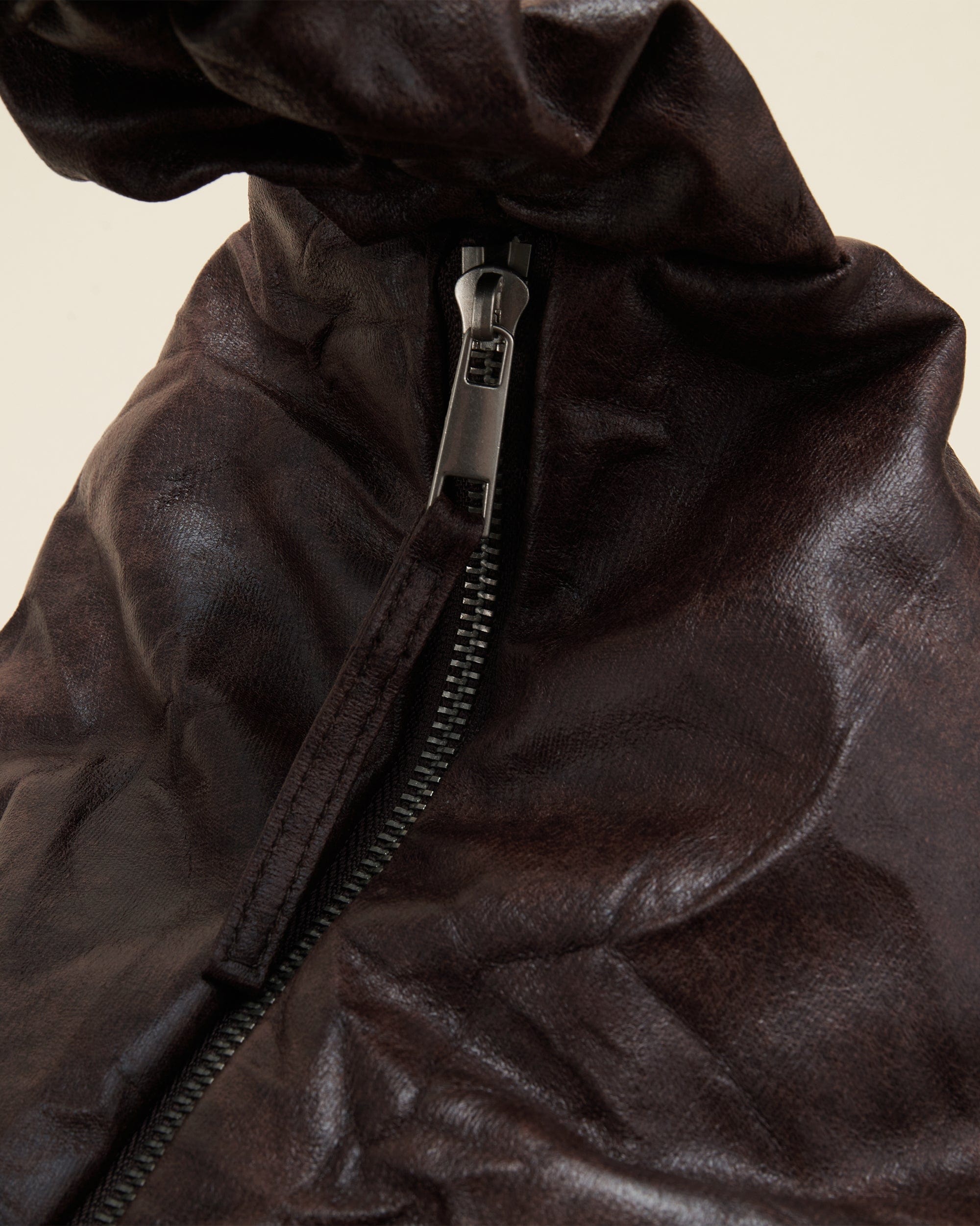 OPICLOTH Wrinkle Crescent Bag