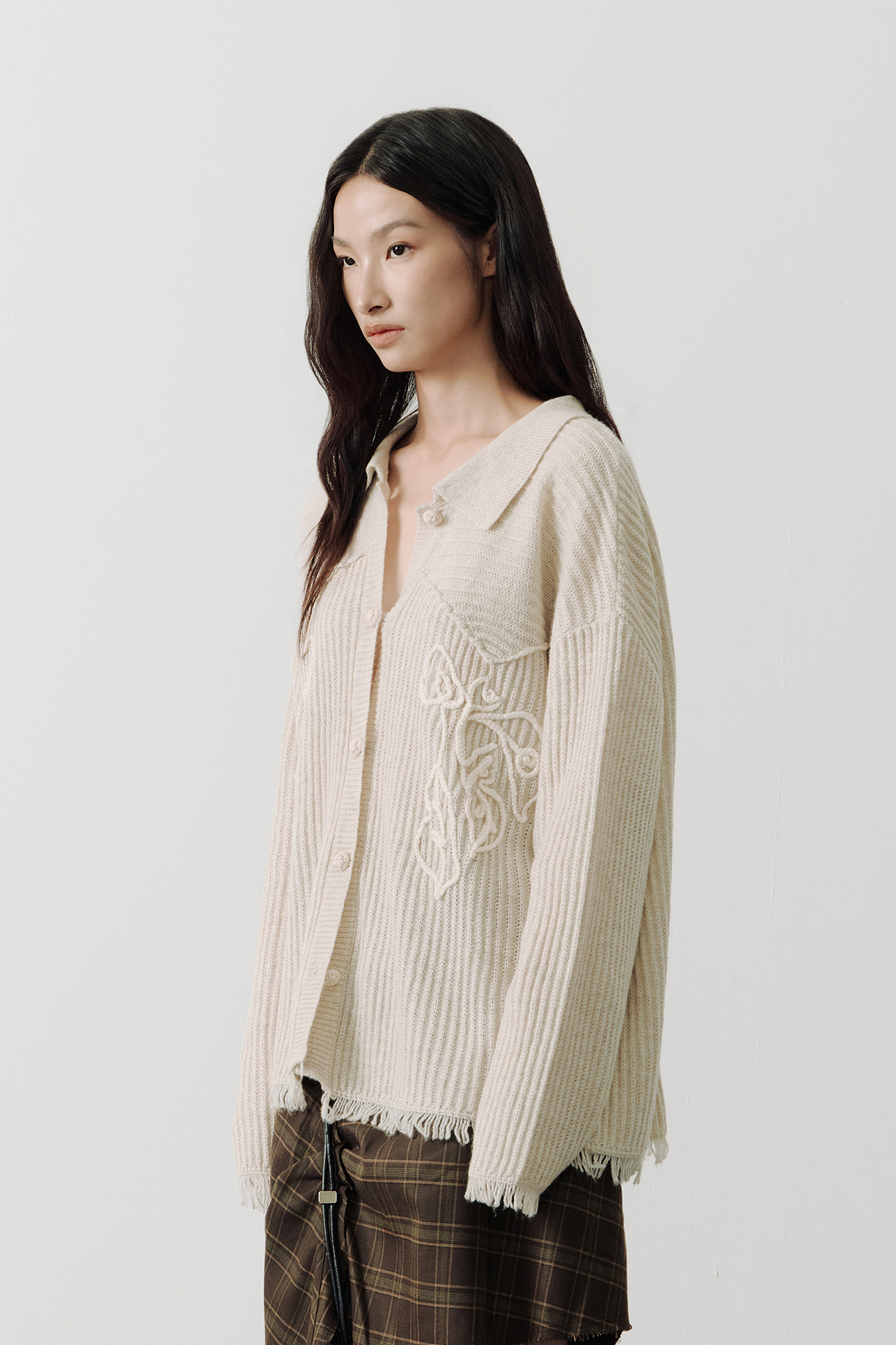SAME FLOW Floral Embroidery Fringe-Hem Rib Cardigan