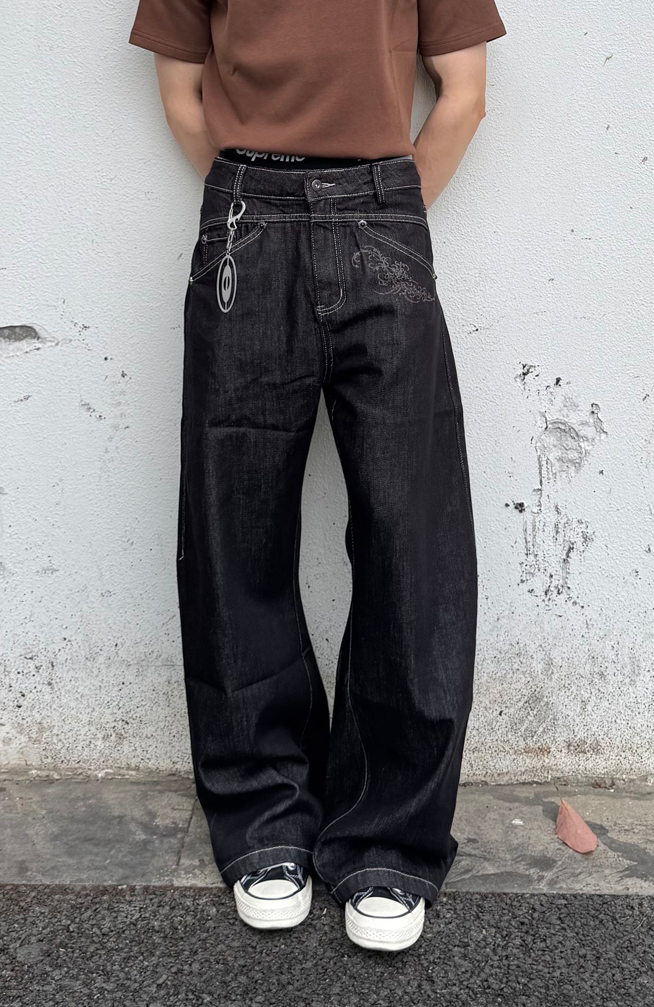 ELETEIZE Laser-Burned Curved Jeans