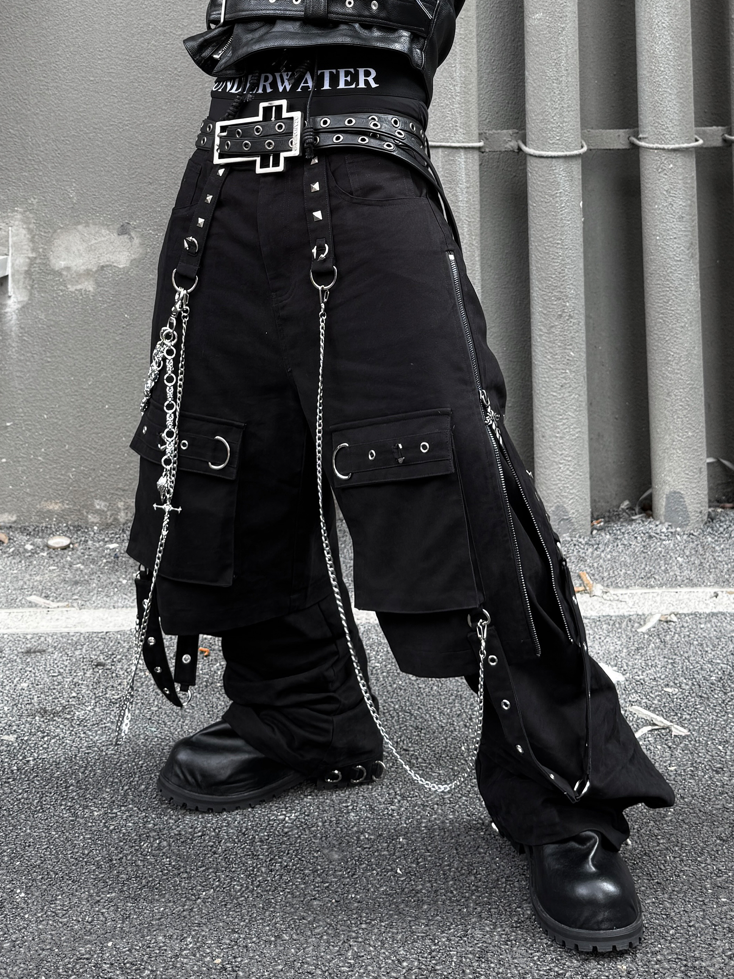TH4SWE Punk Chain-Strap Cargo Pants