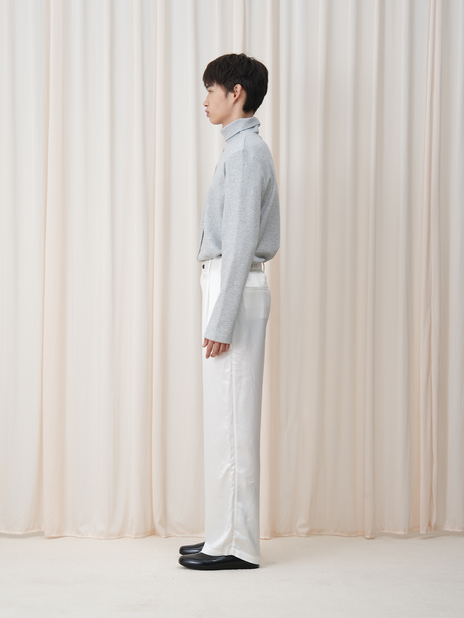 OUYANG WENJUN Tie-Graphic Turtleneck Long-Sleeve Tee