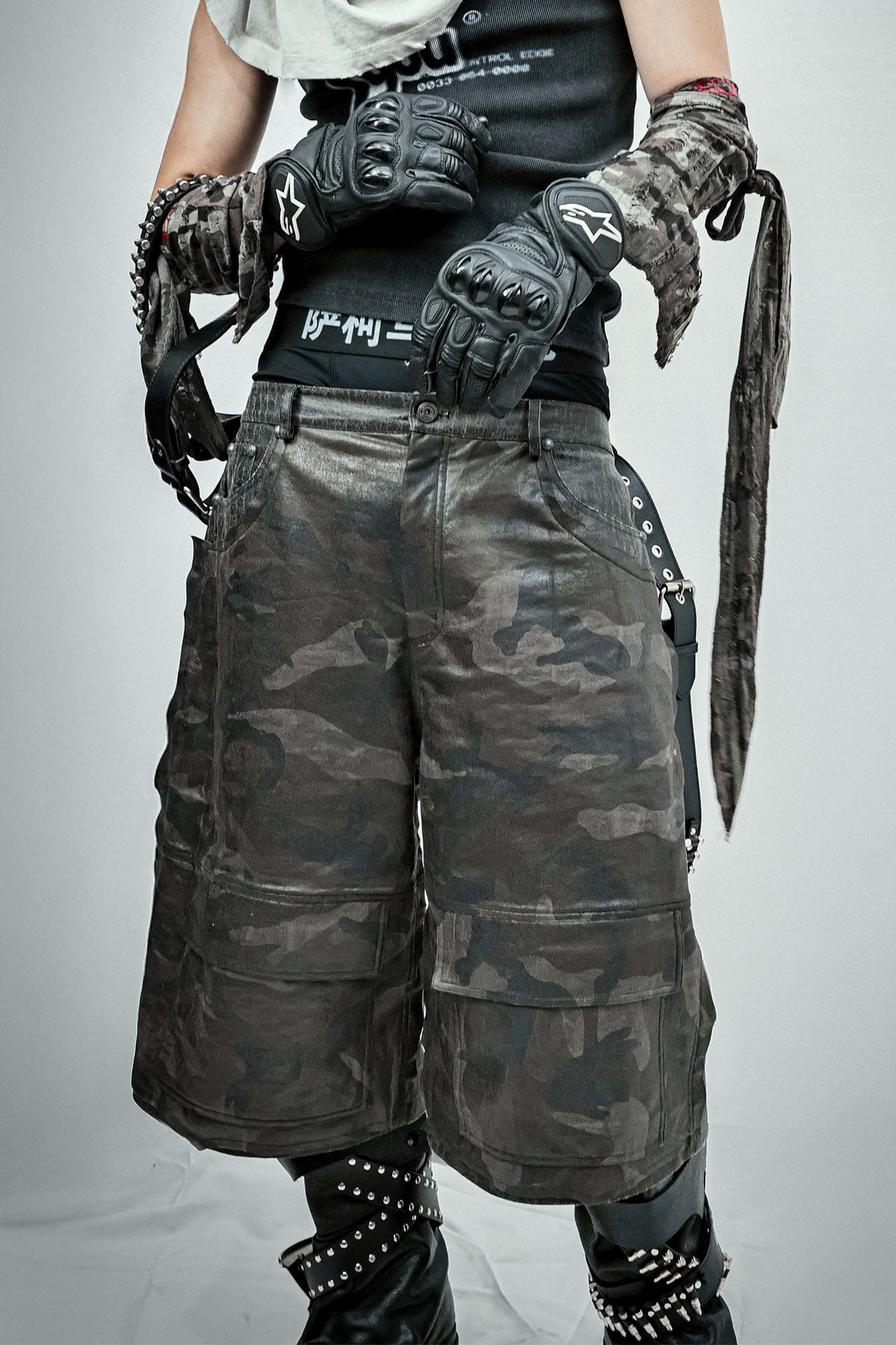 国内で当店のみ LCE - Camo Panelled Crackle Coated Shorts LCE Camo Panelled Crackle Coated Shorts