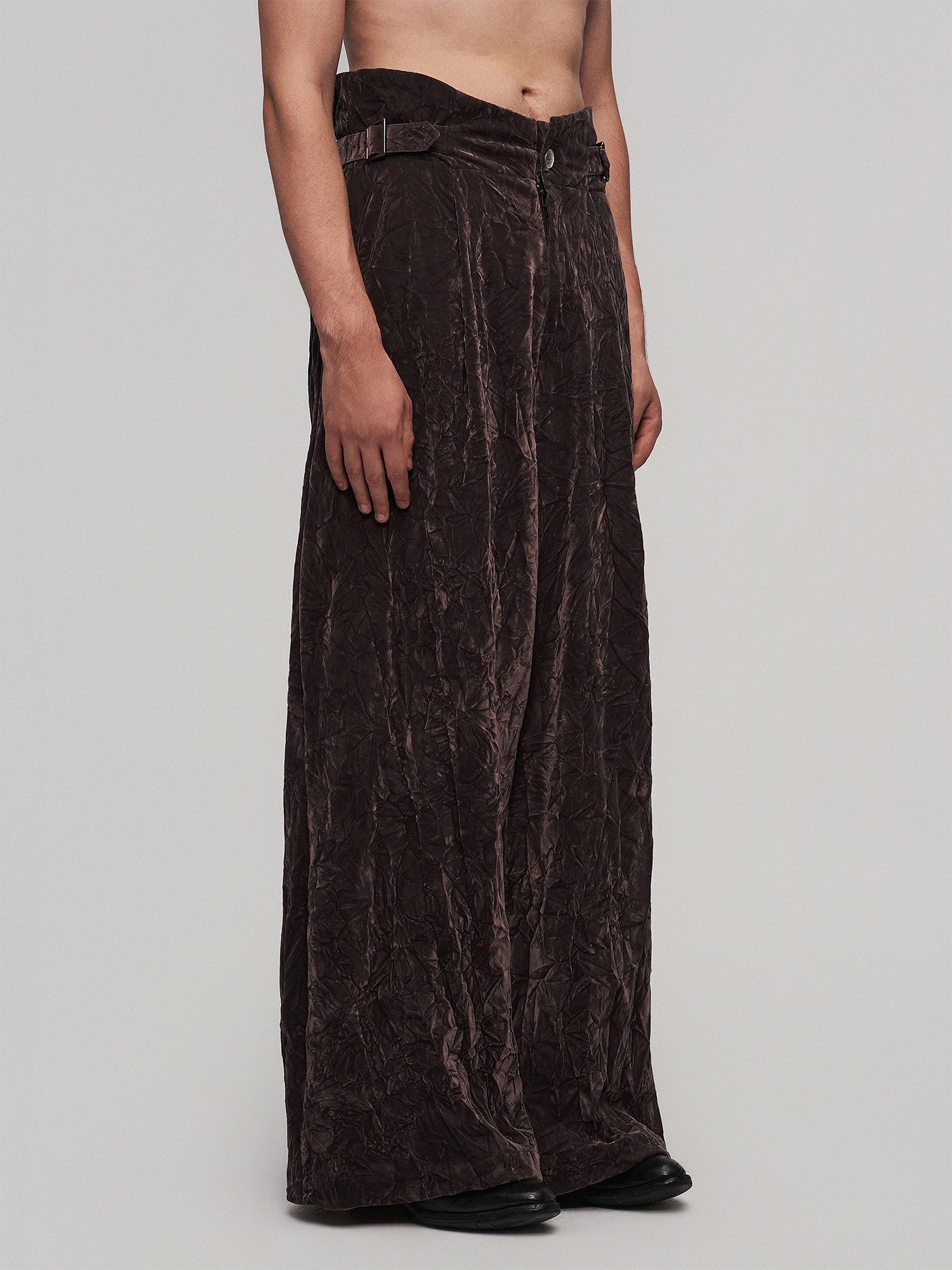 ILNya Nieternite Nifutur Velvet High-Waisted Pleated Wide-Leg Pants