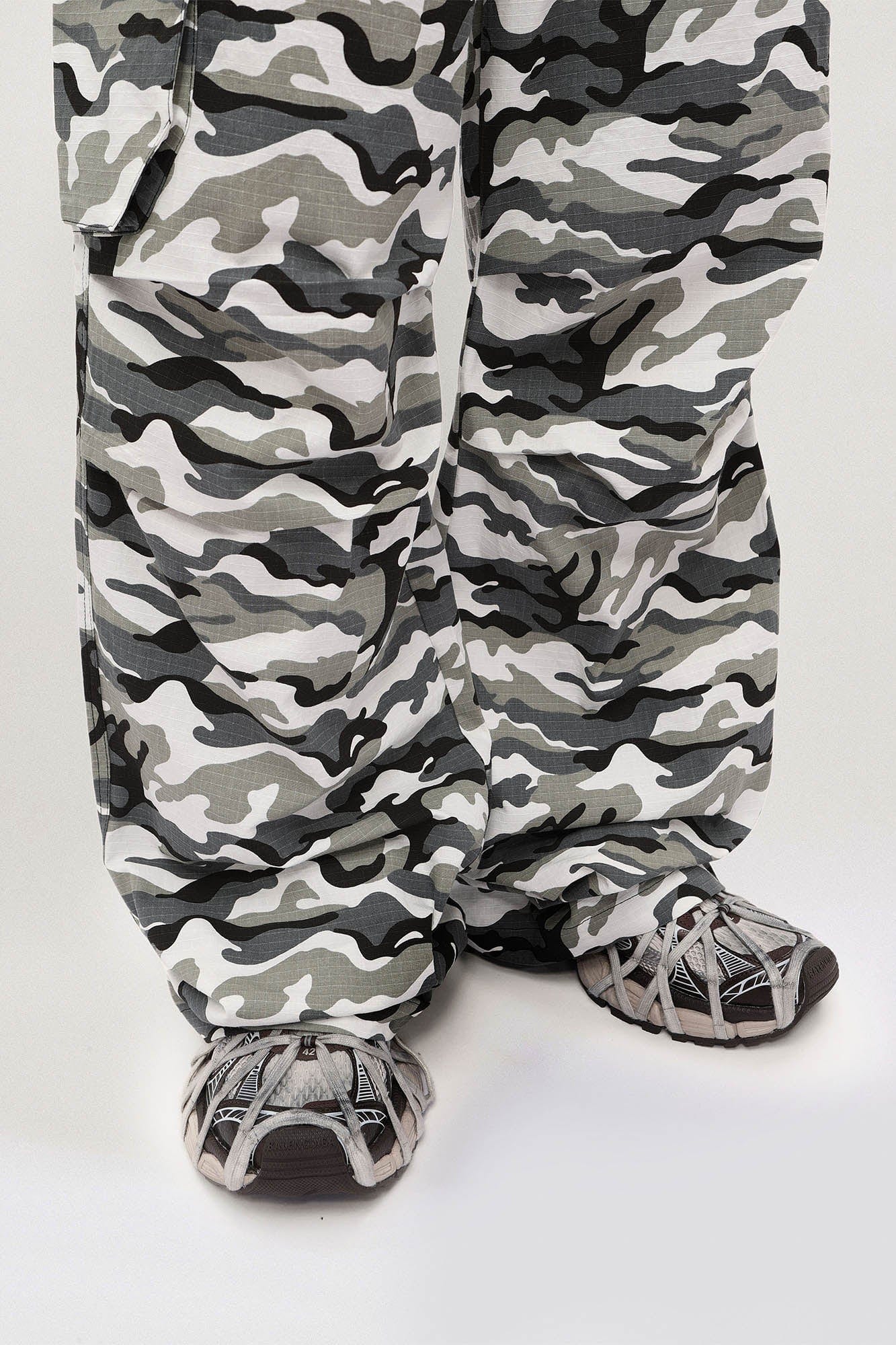 OVDY Camo Multi-Pocket Crinkled Cargo Pants