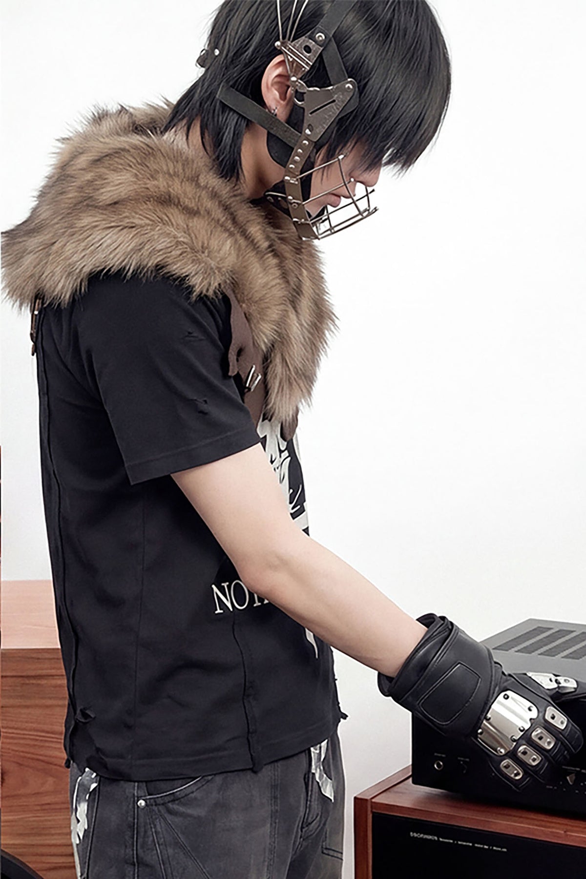 NOTHINGNESS WORLD Distressed Wormhole Graphic Boxy Tee