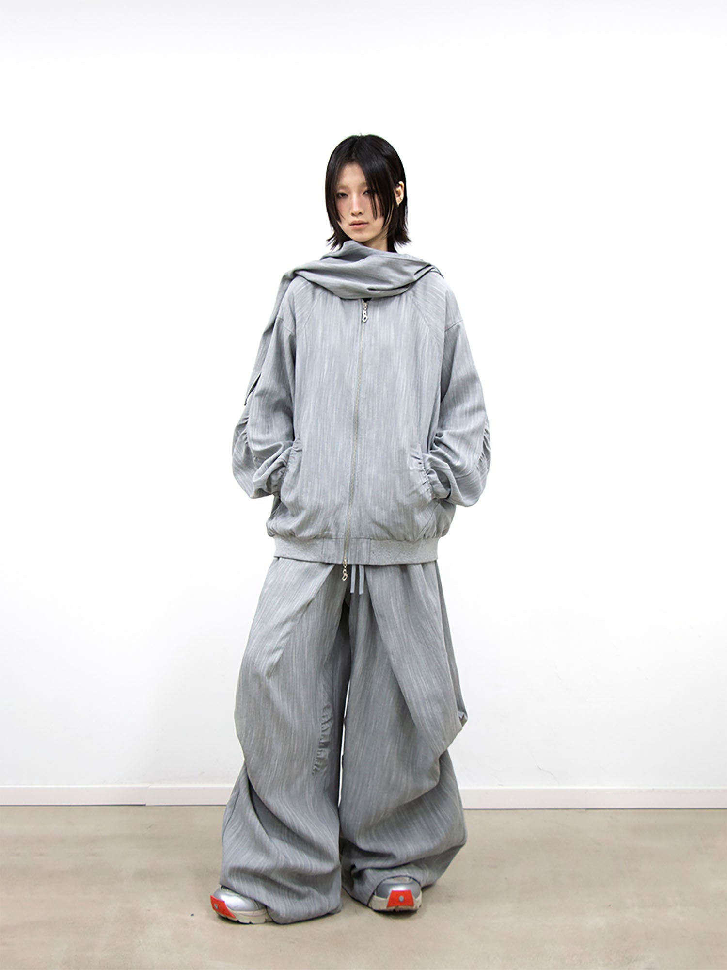 RELABEL Detachable Hood Crinkled Oversized Jacket Gray