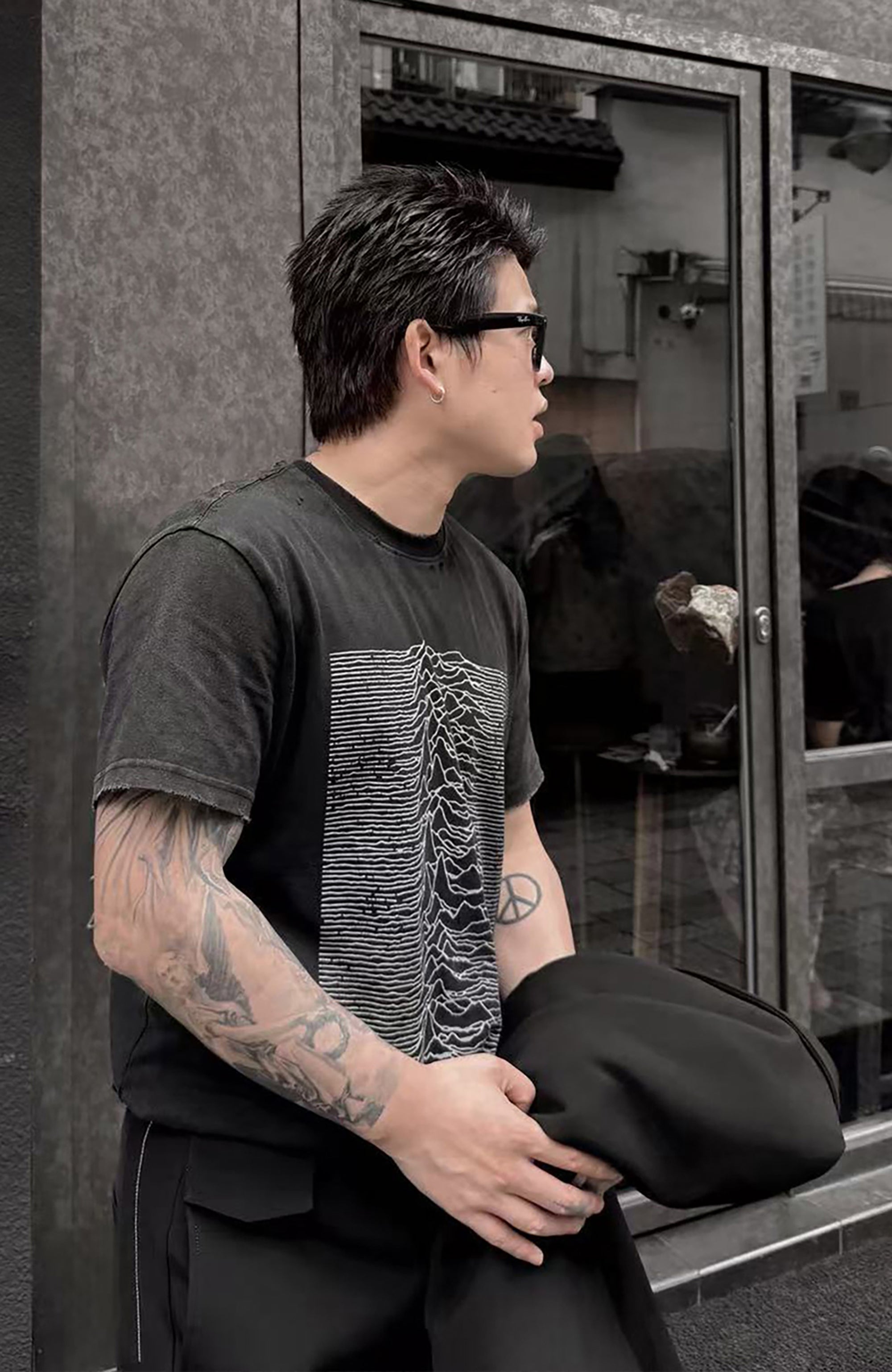 UNDERWATER Pulse Graphic Washed Tee