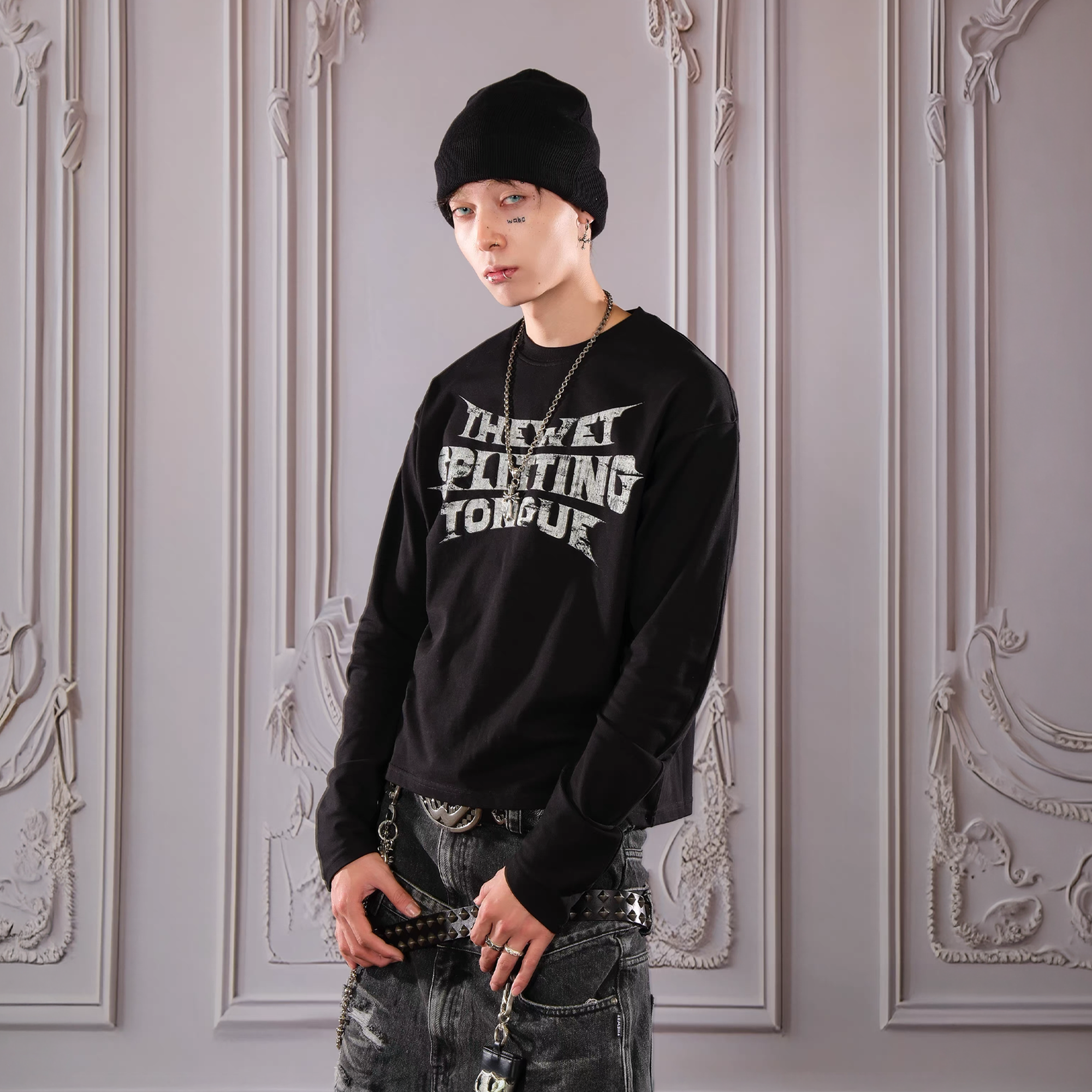 THEWET Classic Graphic Long-Sleeve Tee