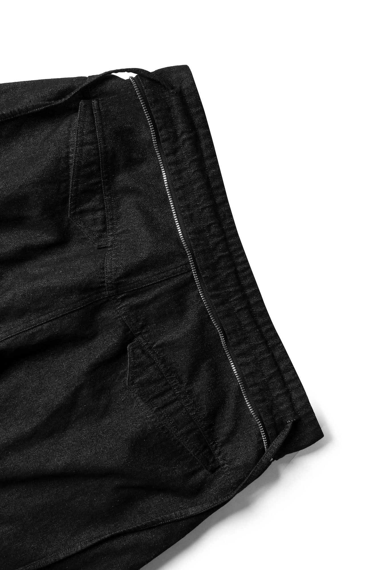 RELABEL Drawstring Pleated Oversized Raw Jeans