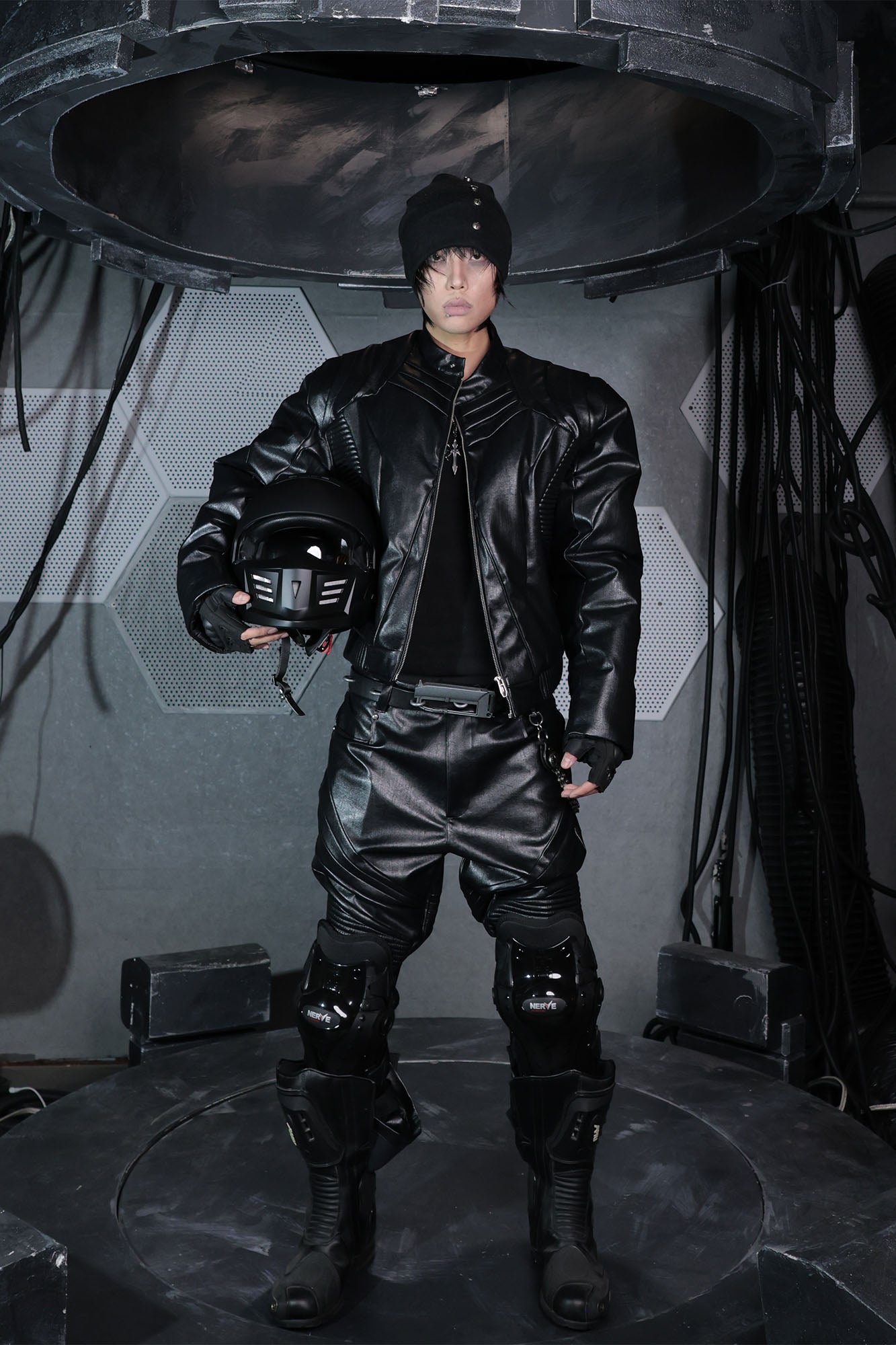 SSIN7 Cross Rivet Beanie