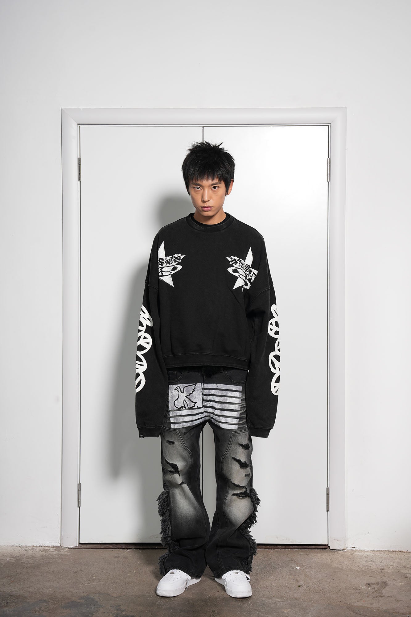 VINKID Peace Defender Graphic Sweatshirt