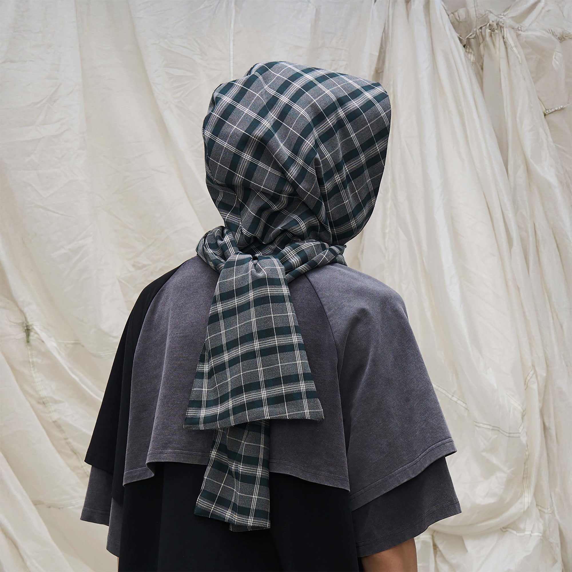 RELABEL Detachable Hood Scarf
