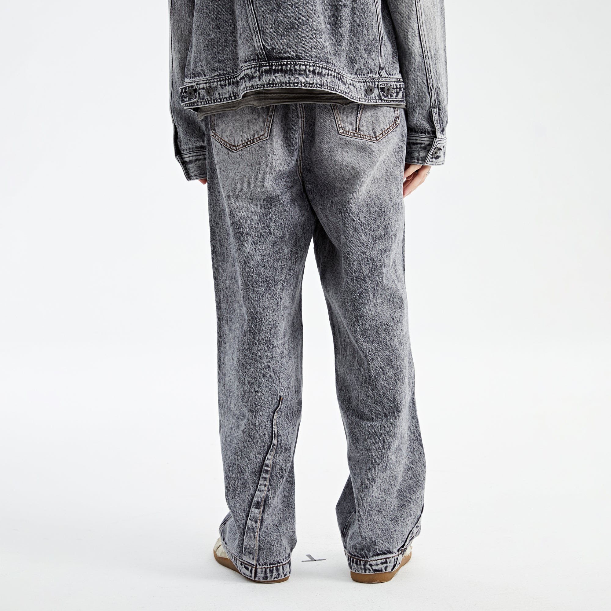 ORGANIC EMOTION Deconstructed Washed Jeans