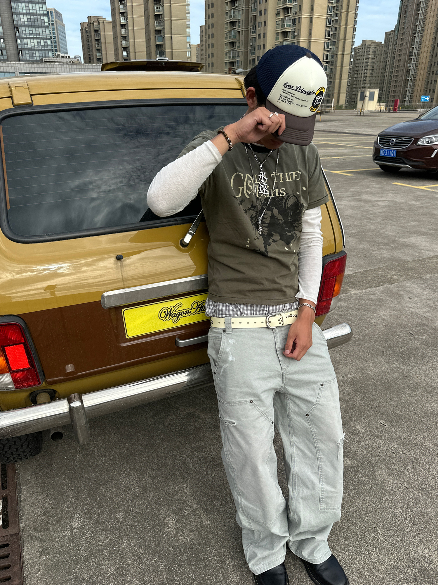 ESAIAS Washed Faded Graphic T-Shirt