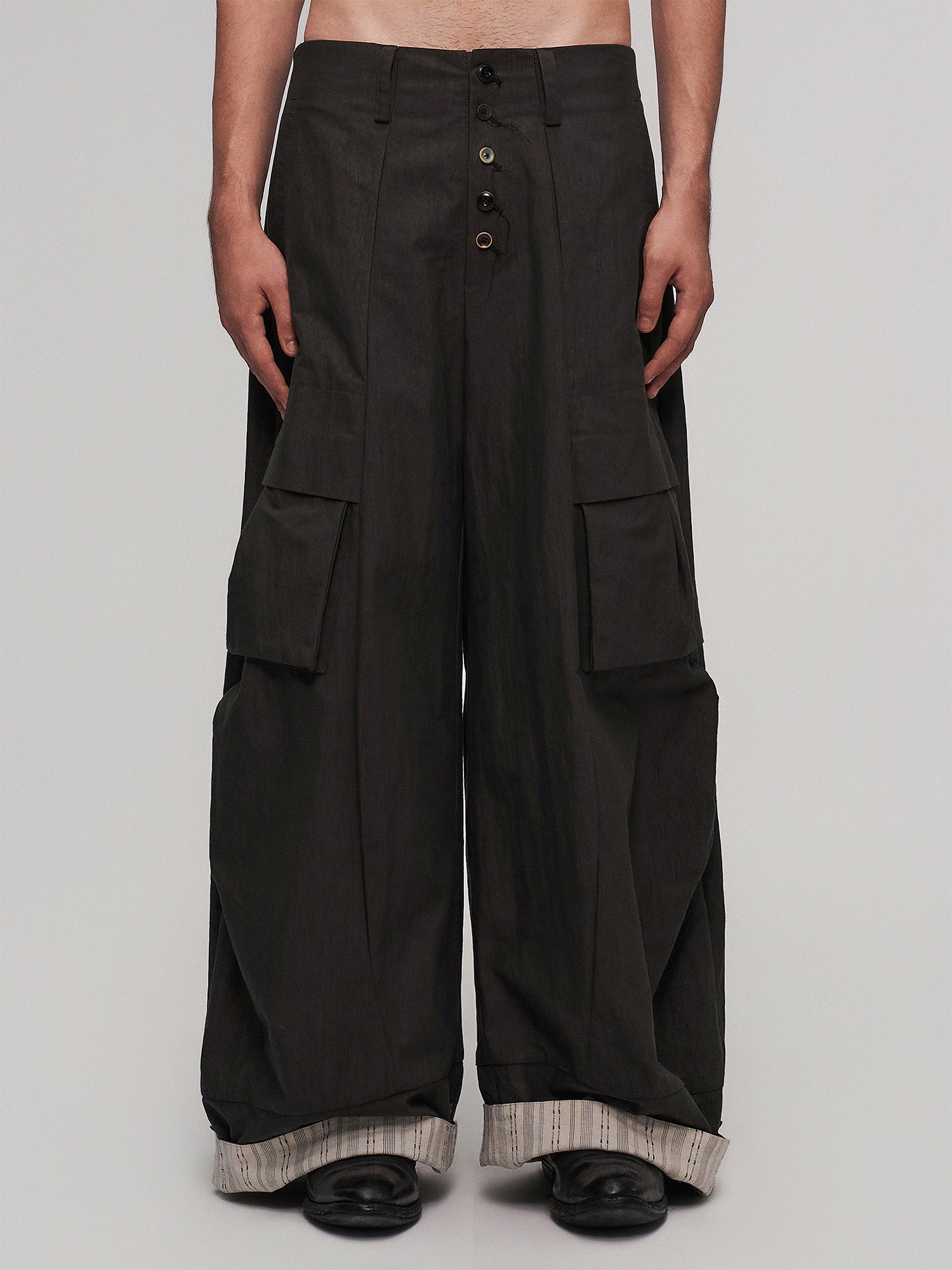 ILNya Nieternite Nifutur Pleated Big-Pocket Wide-Leg Cargo Pants