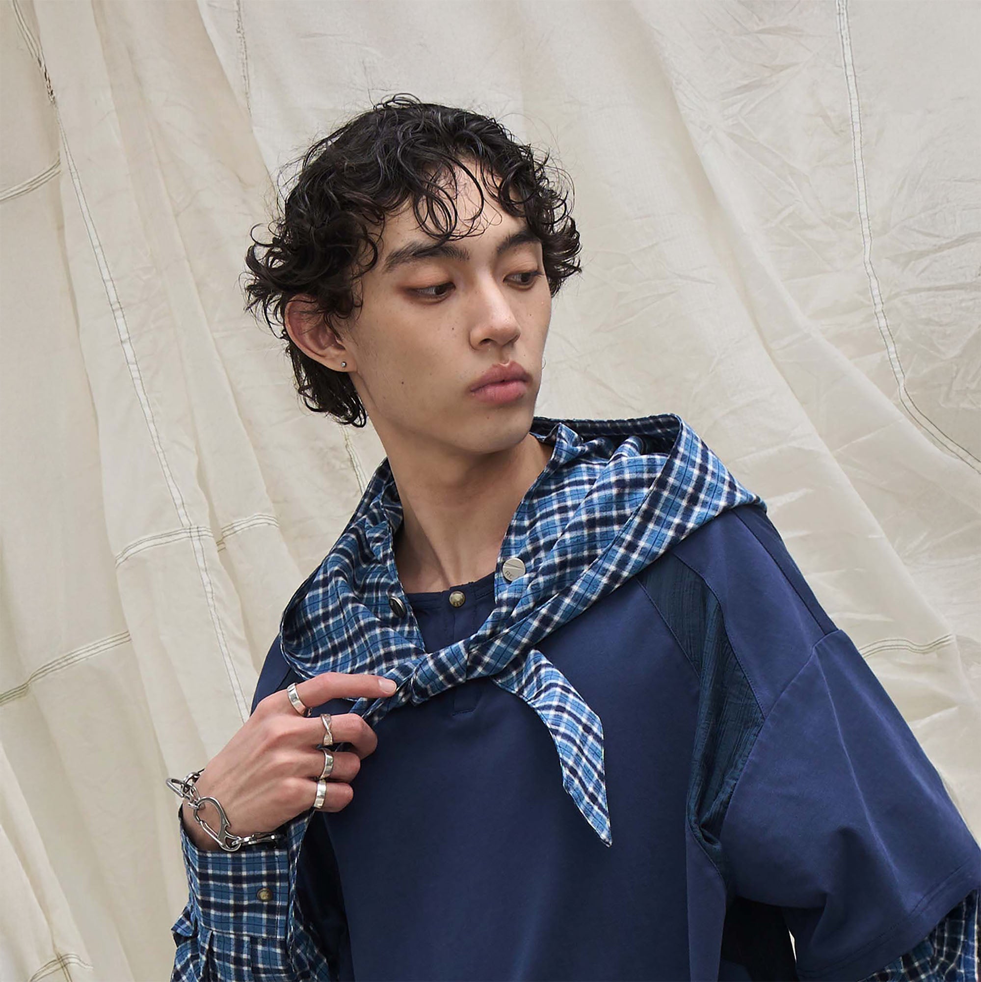 RELABEL Detachable Tie Hood Scarf