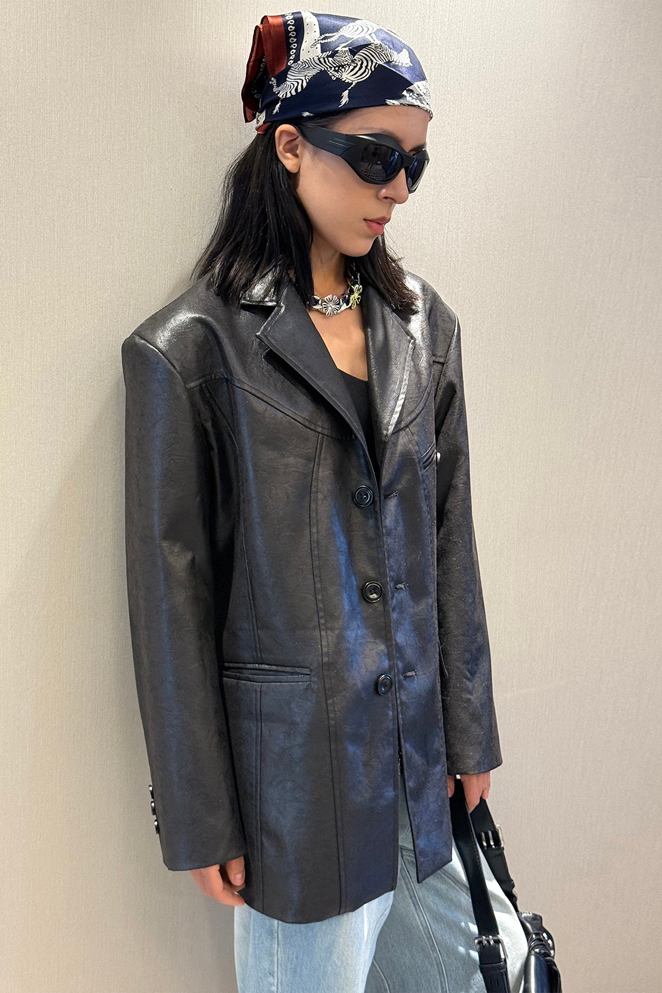 ASSEEN Oversized Faux Leather Curved Stitch Blazer