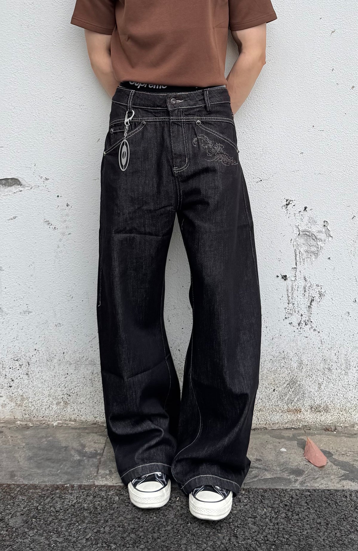 ELETEIZE Laser-Burned Curved Jeans