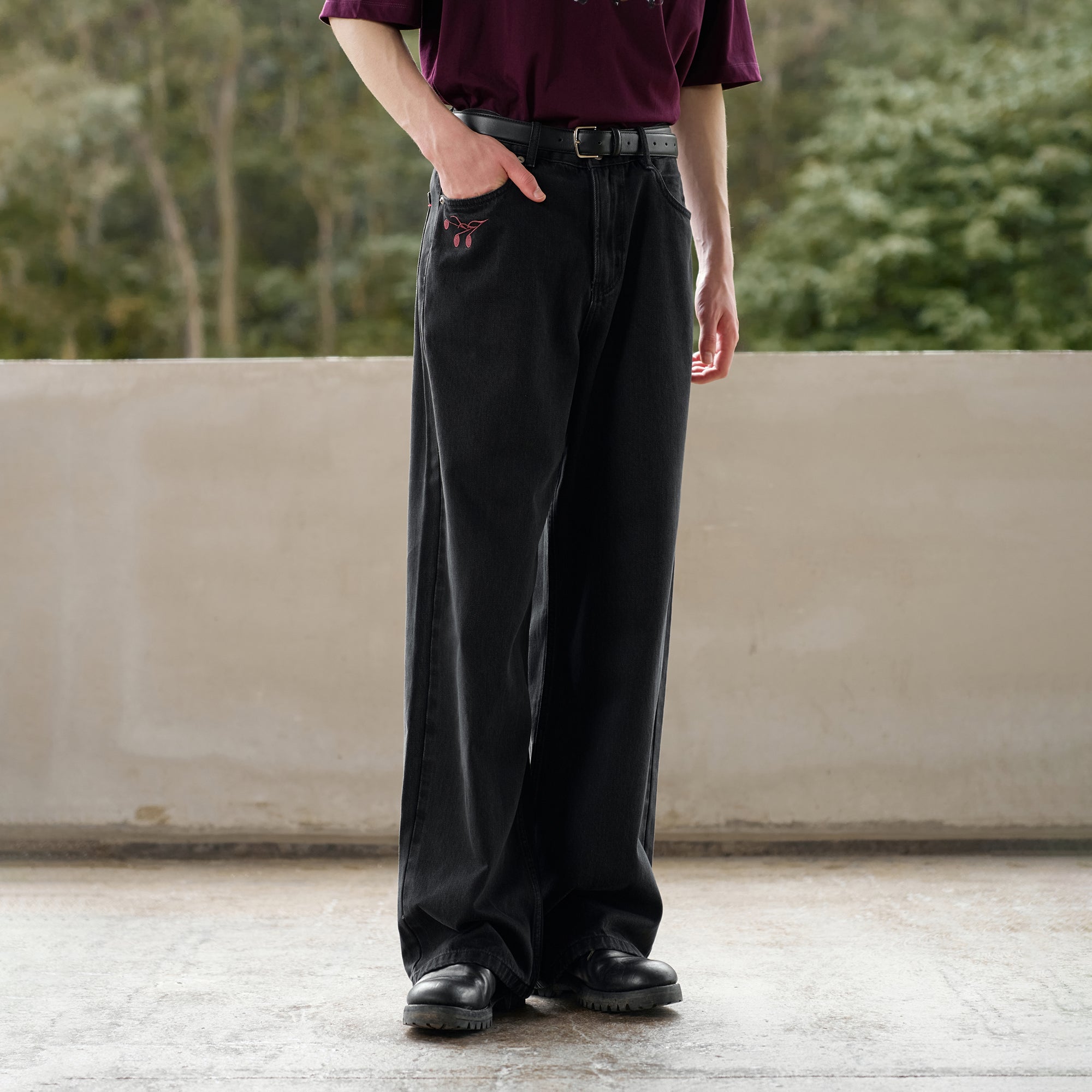 MOITIEDEPETALE Music Note Embroidered Straight-Leg Jeans