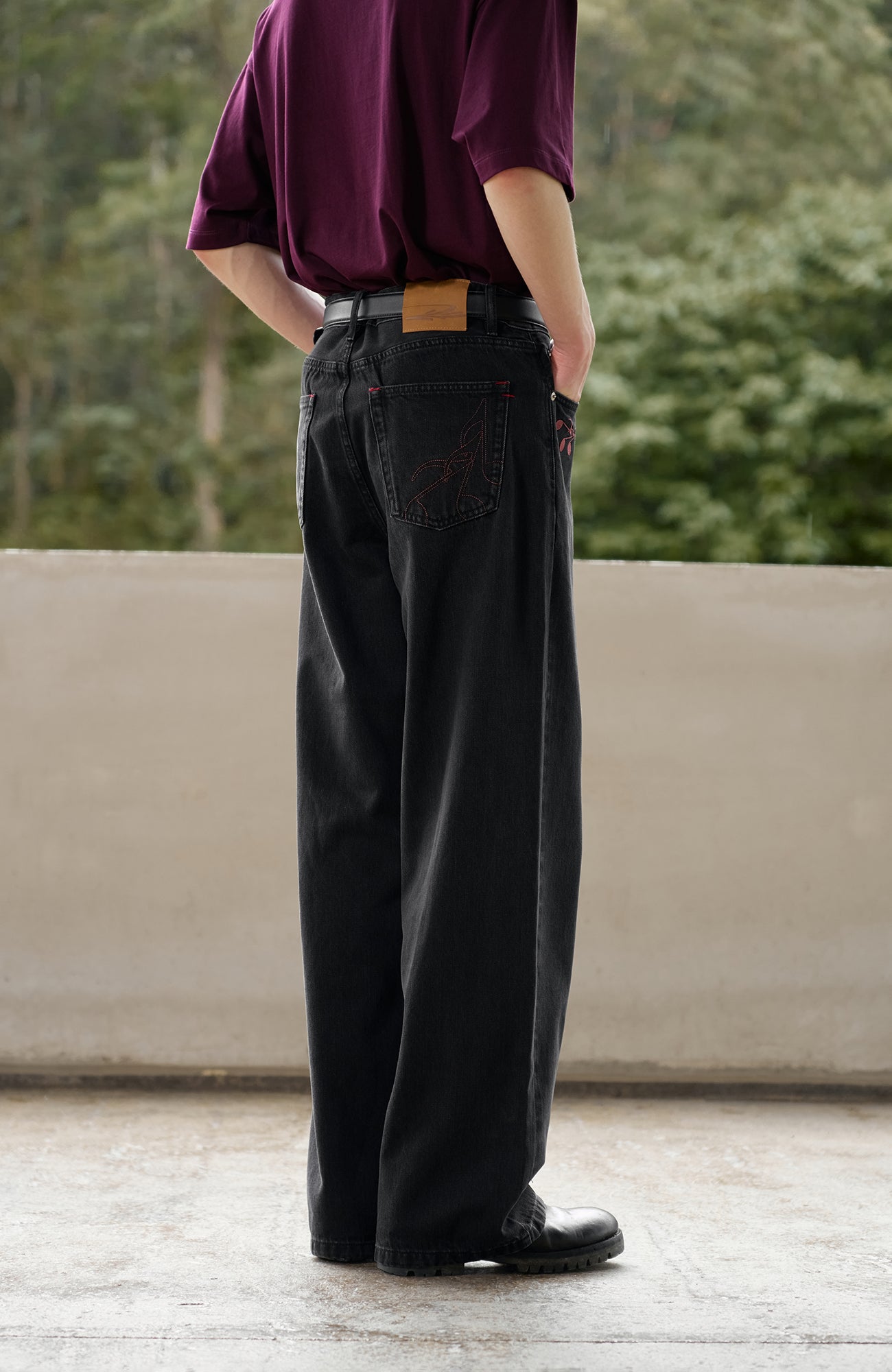 MOITIEDEPETALE Music Note Embroidered Straight-Leg Jeans