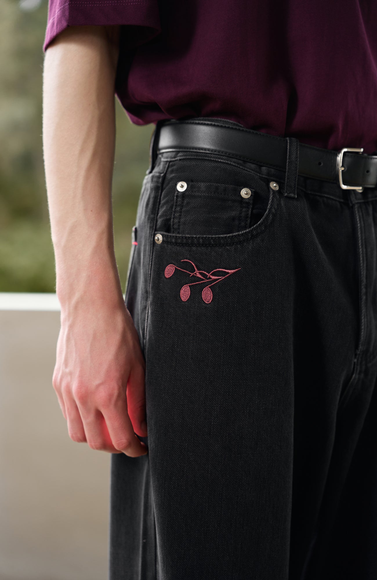MOITIEDEPETALE Music Note Embroidered Straight-Leg Jeans
