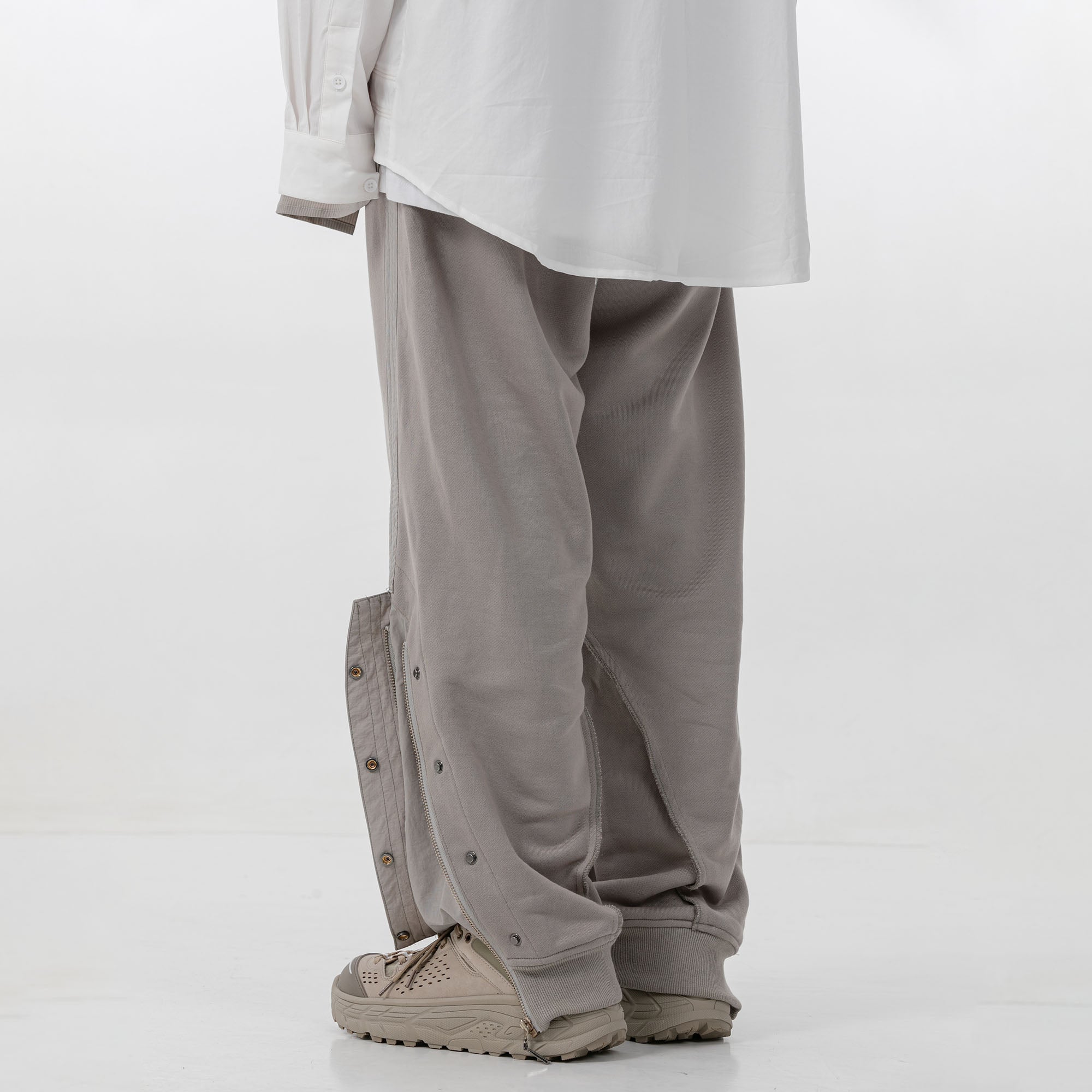ERROR CODE ROBT Pleats Snap-Zip Side Sweatpants